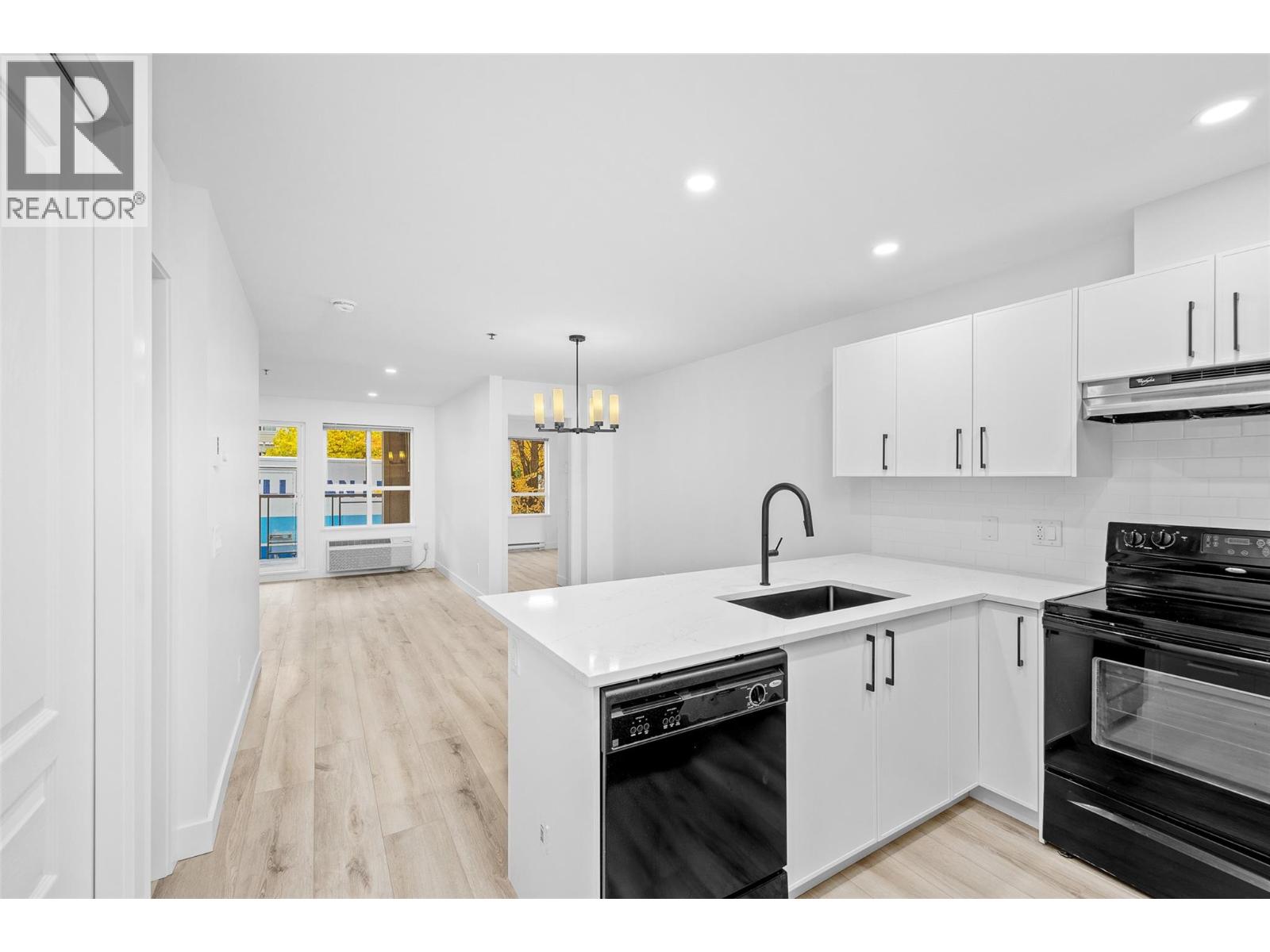 Picture for Unit #241, 1099 Sunset  Drive https://www.cirrealty.ca/reb/bc/2/10365812_11.jpg