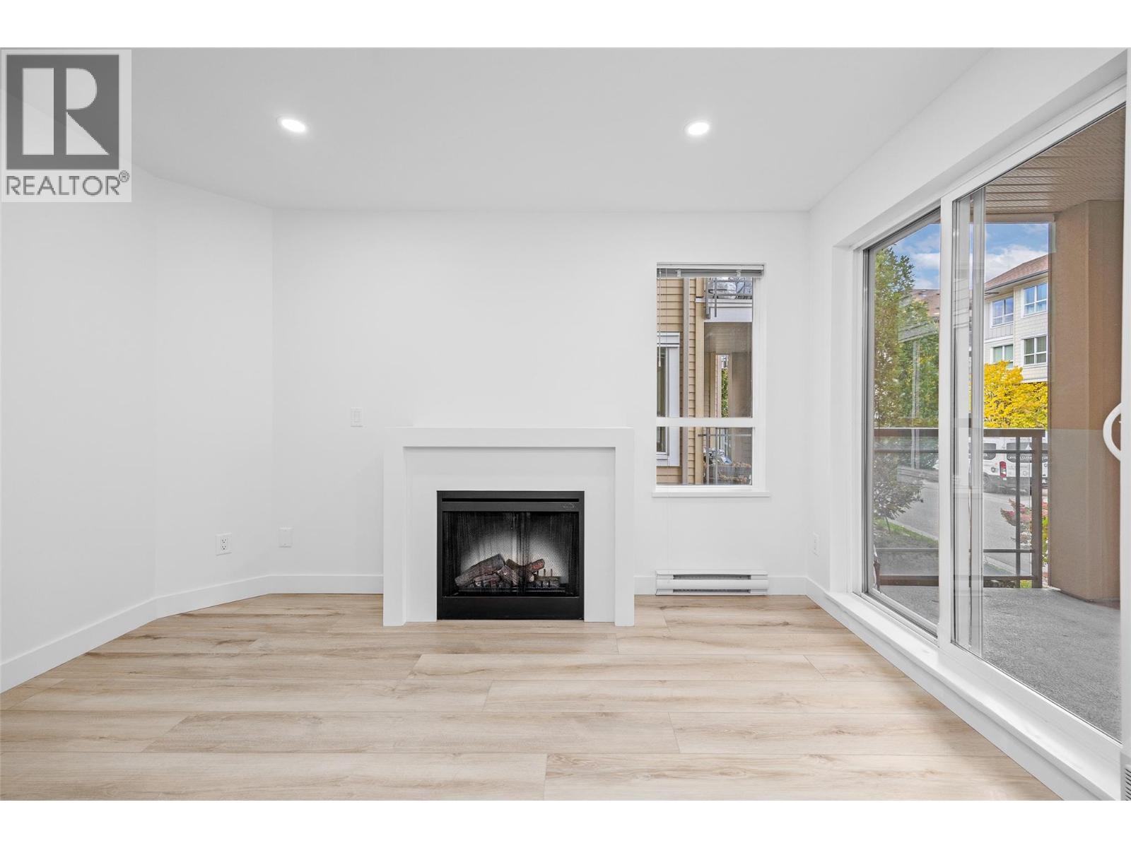 Picture for Unit #241, 1099 Sunset  Drive https://www.cirrealty.ca/reb/bc/2/10365812_15.jpg