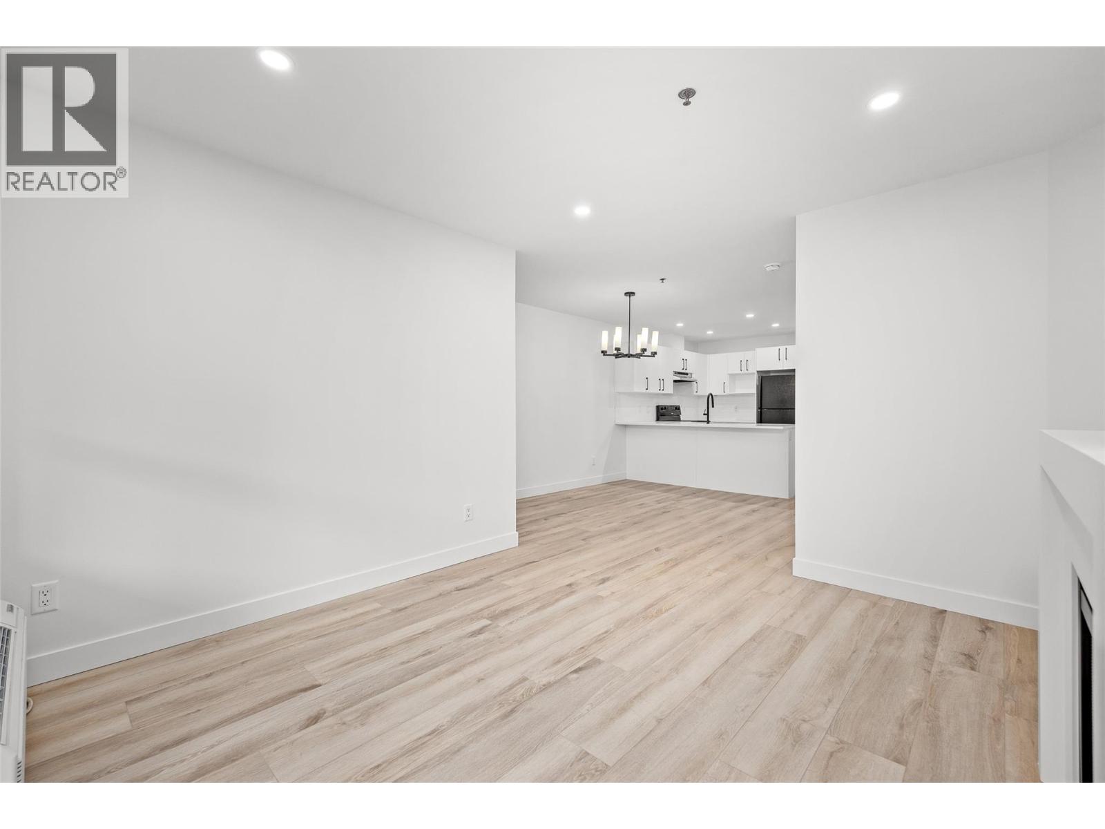 Picture for Unit #241, 1099 Sunset  Drive https://www.cirrealty.ca/reb/bc/2/10365812_16.jpg
