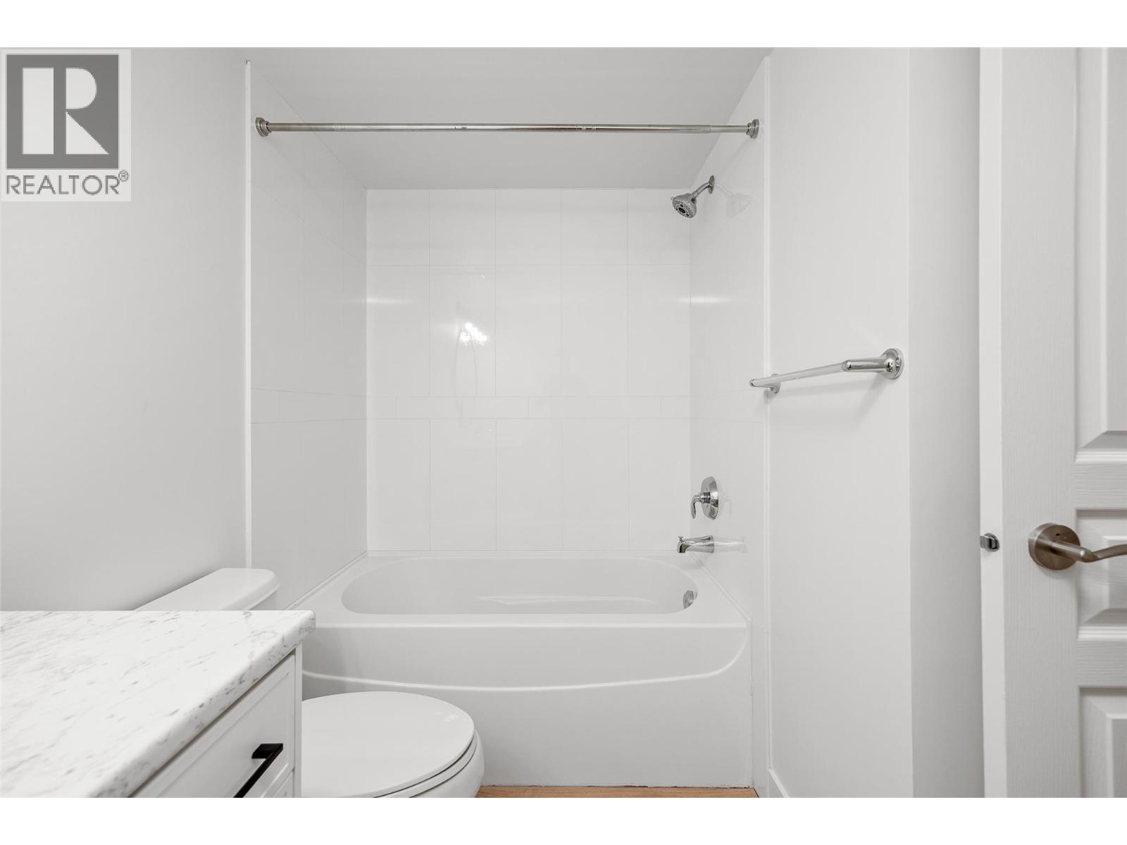 Picture for Unit #241, 1099 Sunset  Drive https://www.cirrealty.ca/reb/bc/2/10365812_24.jpg