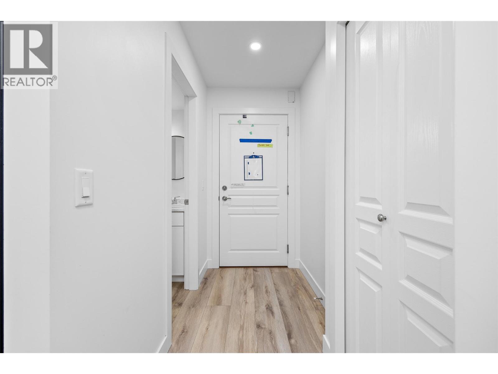 Picture for Unit #241, 1099 Sunset  Drive https://www.cirrealty.ca/reb/bc/2/10365812_7.jpg