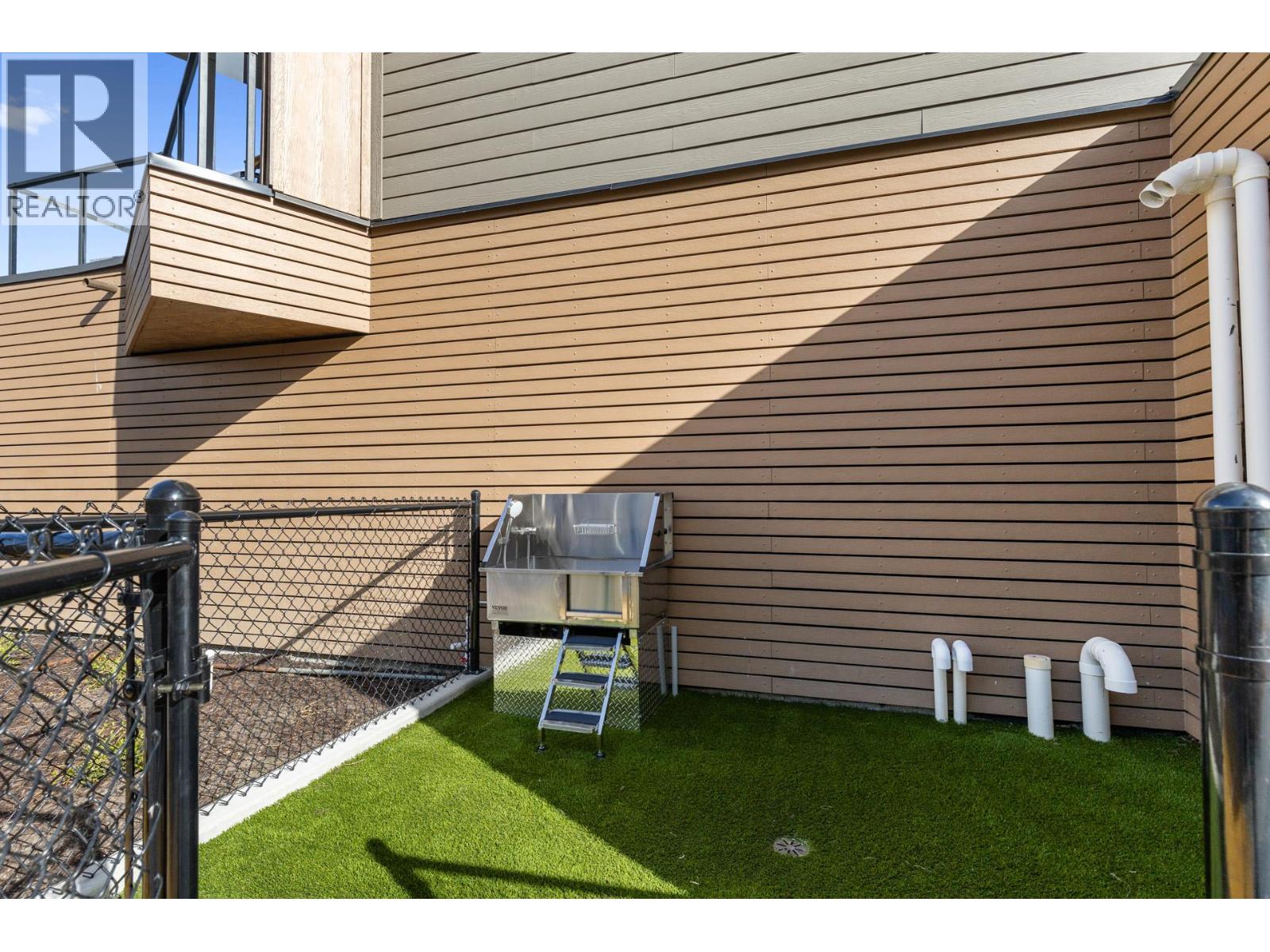 Picture for Unit #506, 3630 Mission Springs  Drive https://www.cirrealty.ca/reb/bc/2/10365842_41.jpg