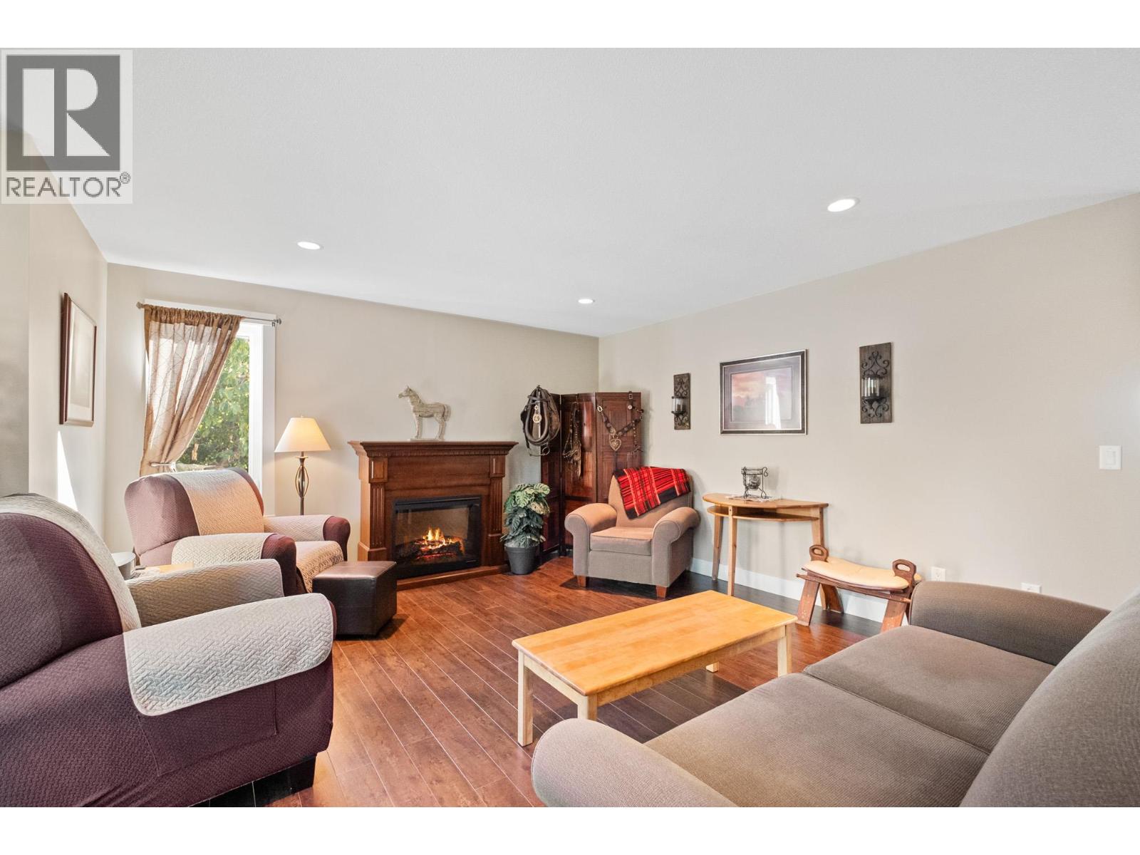 Picture for 3769 Spiers  Road https://www.cirrealty.ca/reb/bc/2/10366112_13.jpg