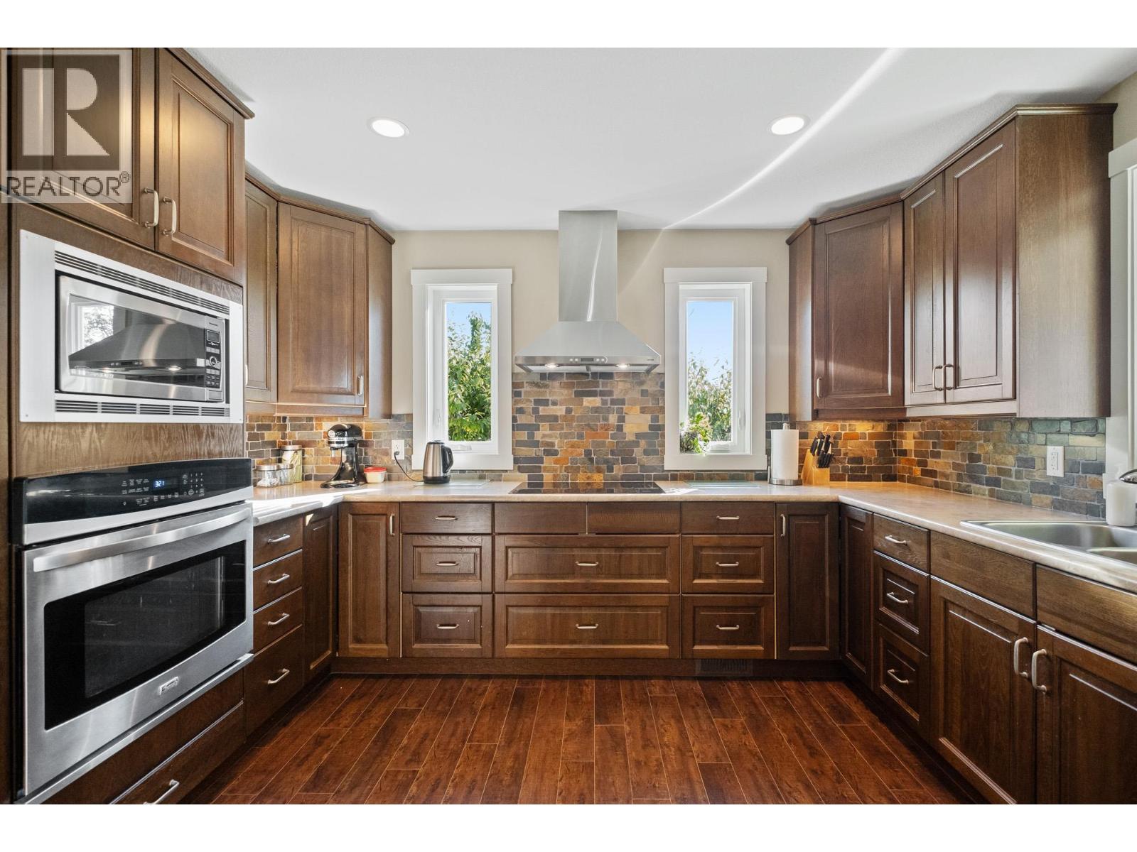 Picture for 3769 Spiers  Road https://www.cirrealty.ca/reb/bc/2/10366112_22.jpg