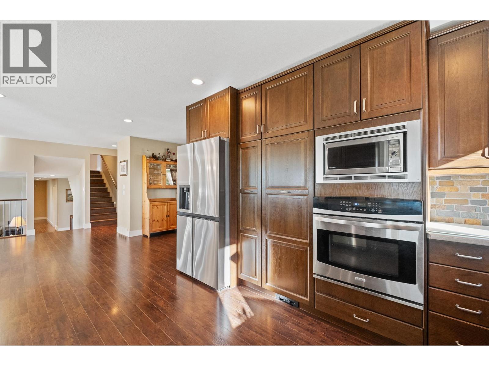 Picture for 3769 Spiers  Road https://www.cirrealty.ca/reb/bc/2/10366112_24.jpg