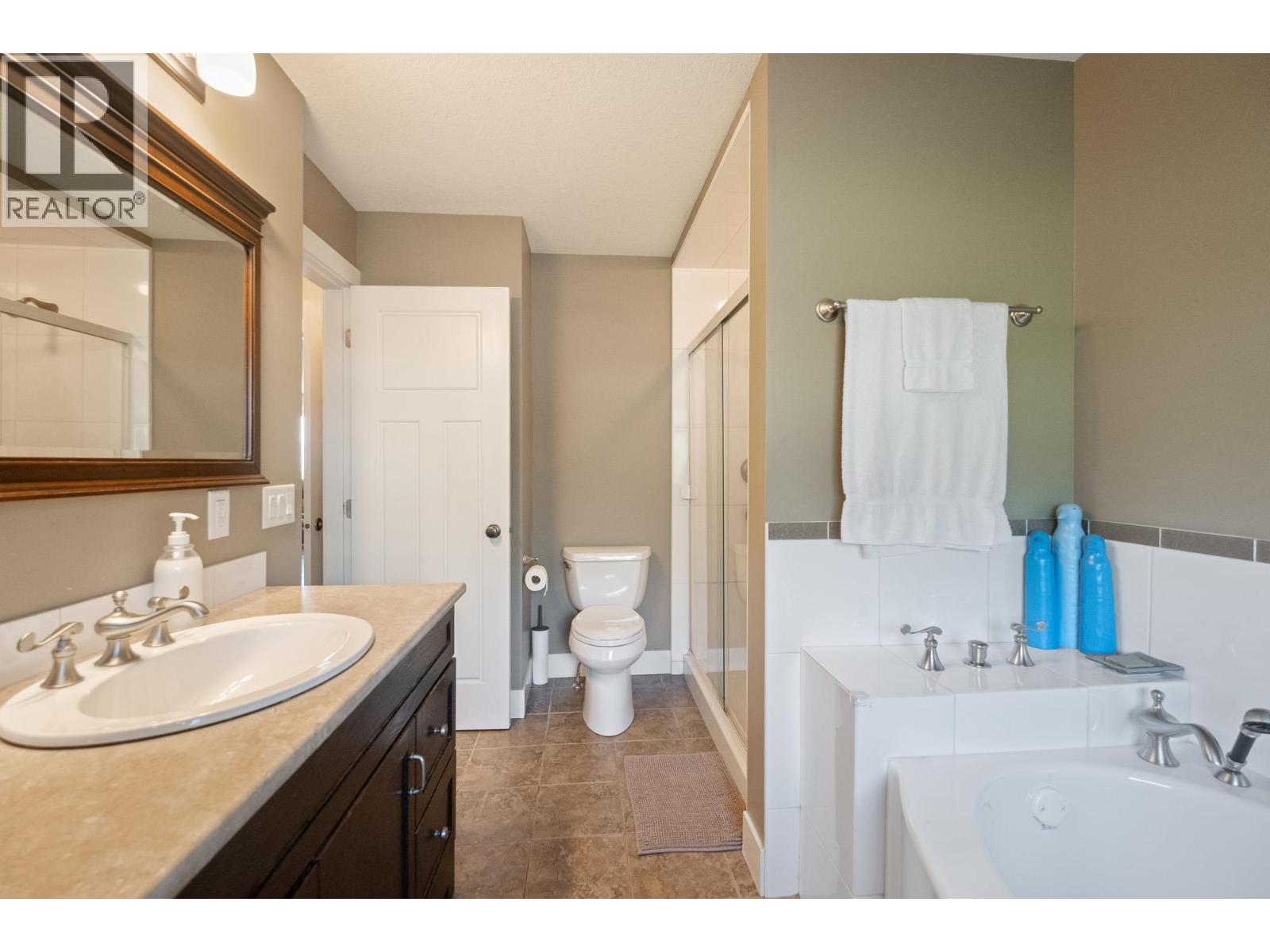 Picture for 3769 Spiers  Road https://www.cirrealty.ca/reb/bc/2/10366112_33.jpg