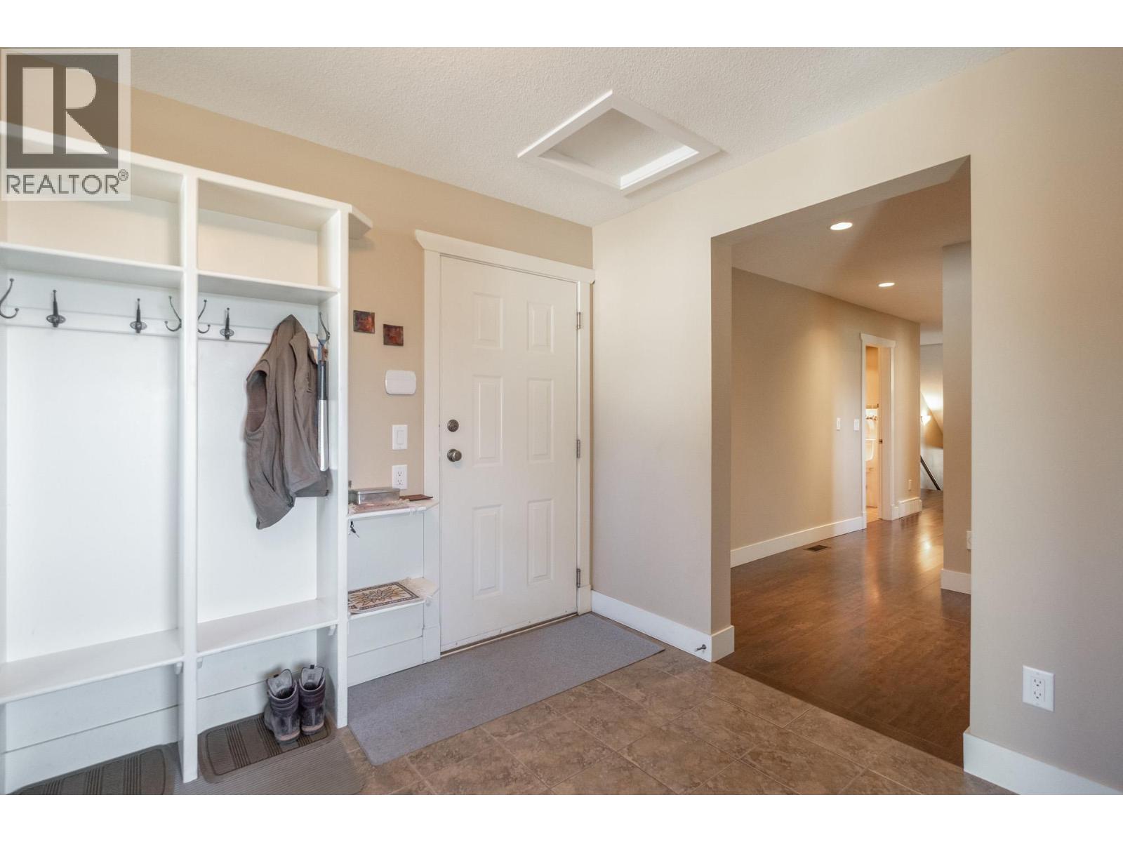 Picture for 3769 Spiers  Road https://www.cirrealty.ca/reb/bc/2/10366112_39.jpg