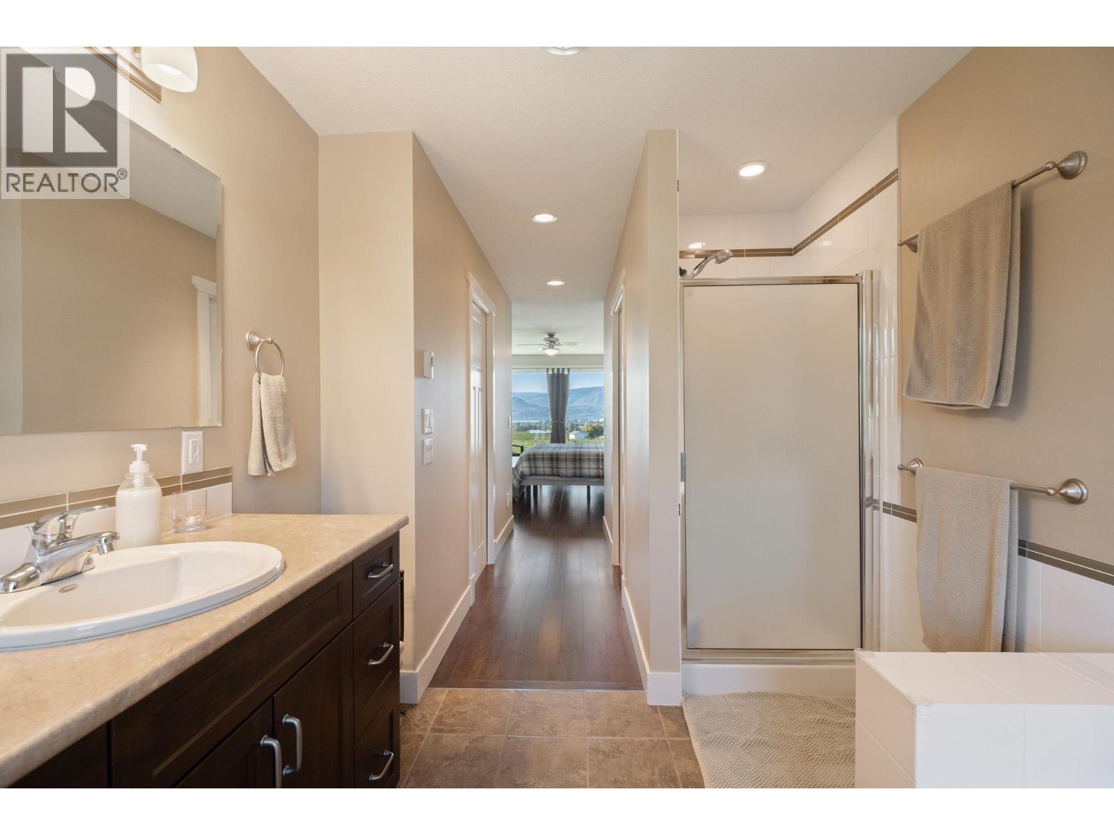 Picture for 3769 Spiers  Road https://www.cirrealty.ca/reb/bc/2/10366112_48.jpg