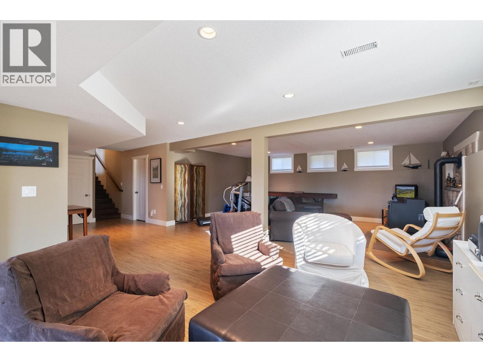 Picture for 3769 Spiers  Road https://www.cirrealty.ca/reb/bc/2/10366112_57.jpg