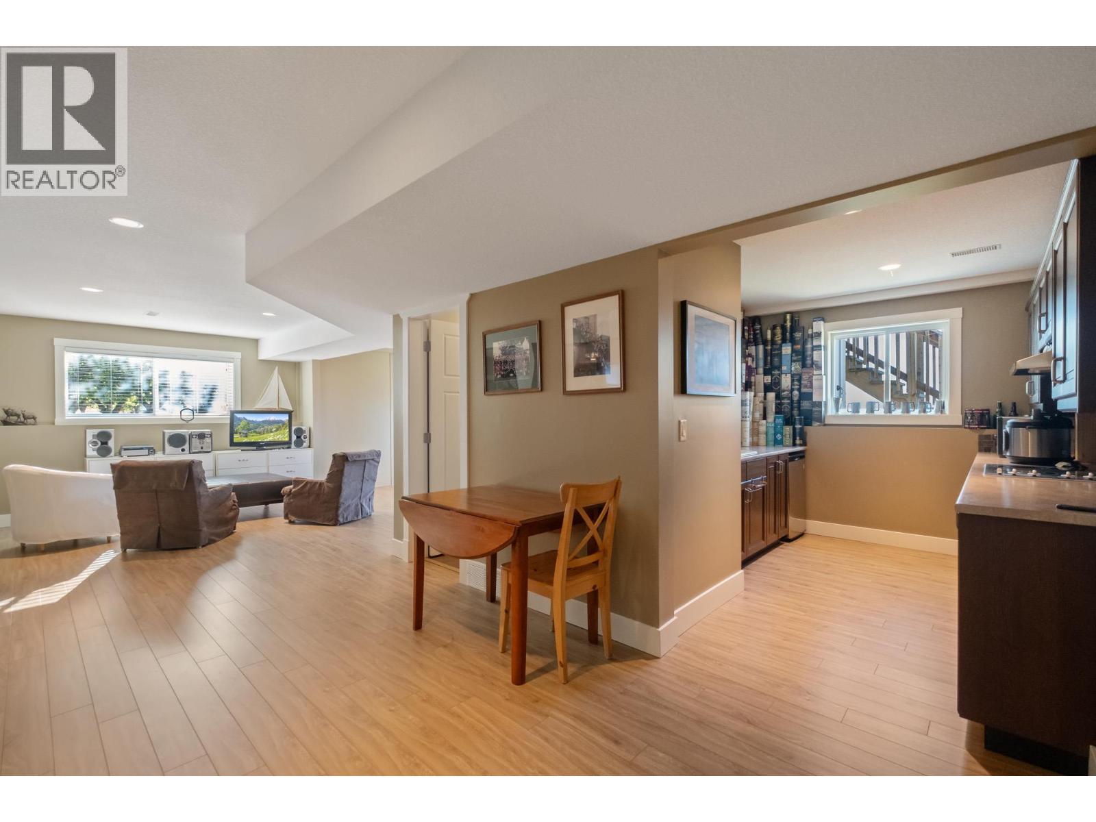 Picture for 3769 Spiers  Road https://www.cirrealty.ca/reb/bc/2/10366112_58.jpg