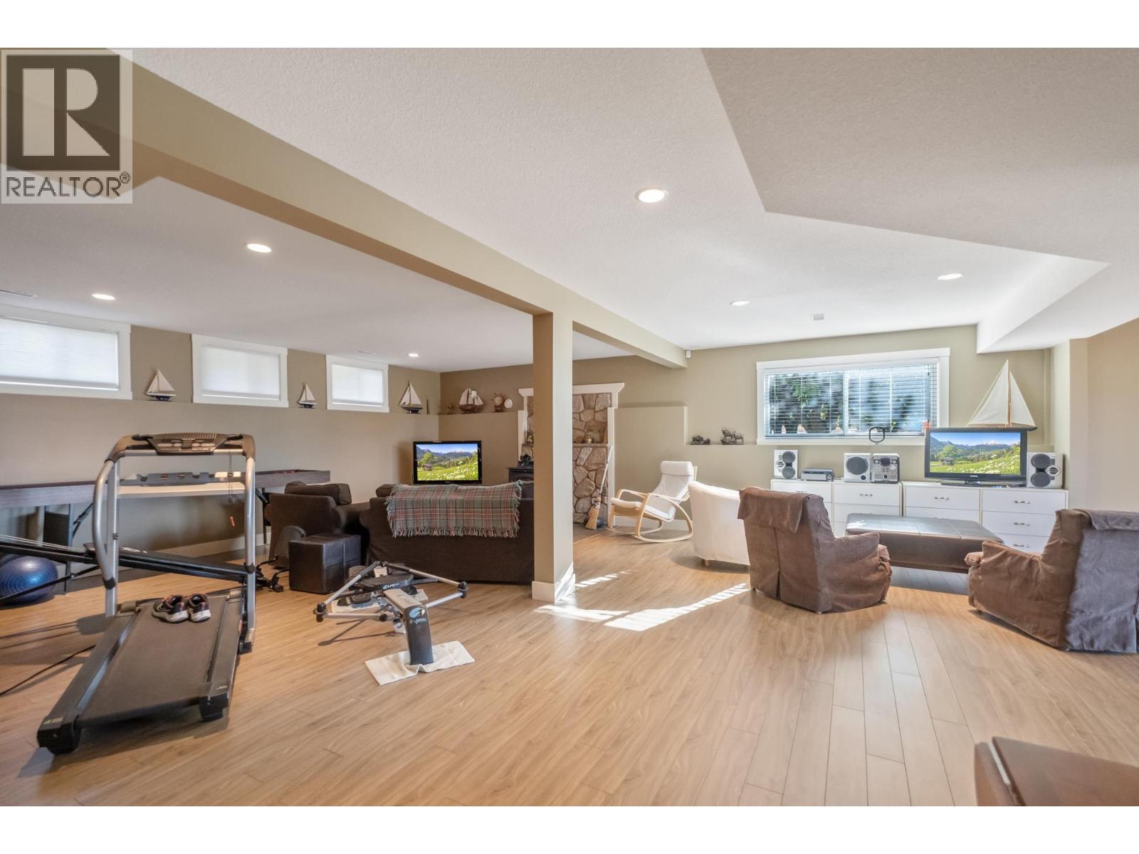 Picture for 3769 Spiers  Road https://www.cirrealty.ca/reb/bc/2/10366112_59.jpg