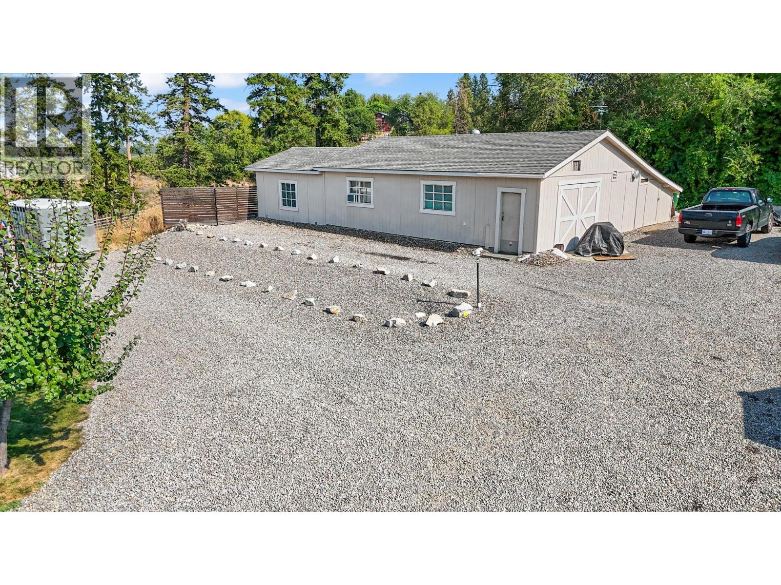 Picture for 3769 Spiers  Road https://www.cirrealty.ca/reb/bc/2/10366112_77.jpg