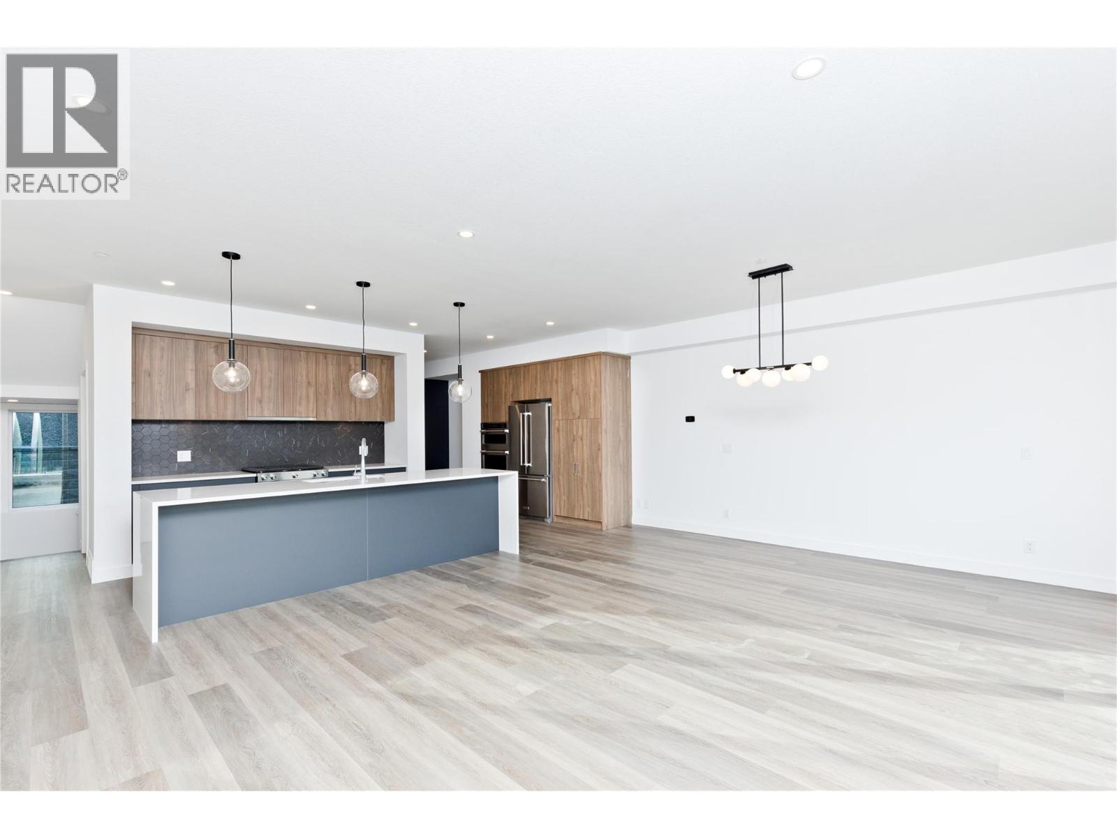 Picture for Unit #407, 2735 Shannon Lake  Road https://www.cirrealty.ca/reb/bc/2/10366122_15.jpg