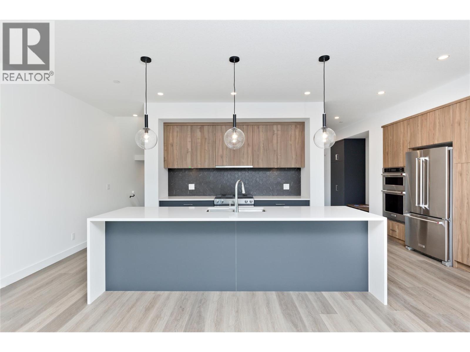 Picture for Unit #407, 2735 Shannon Lake  Road https://www.cirrealty.ca/reb/bc/2/10366122_16.jpg
