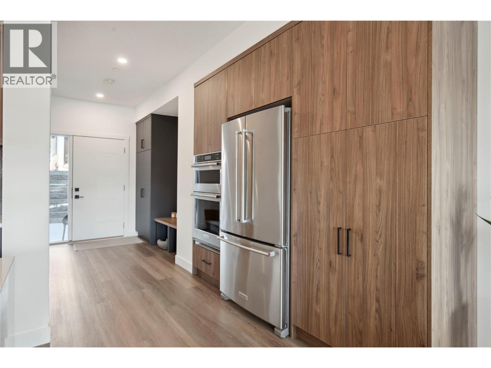 Picture for Unit #407, 2735 Shannon Lake  Road https://www.cirrealty.ca/reb/bc/2/10366122_18.jpg