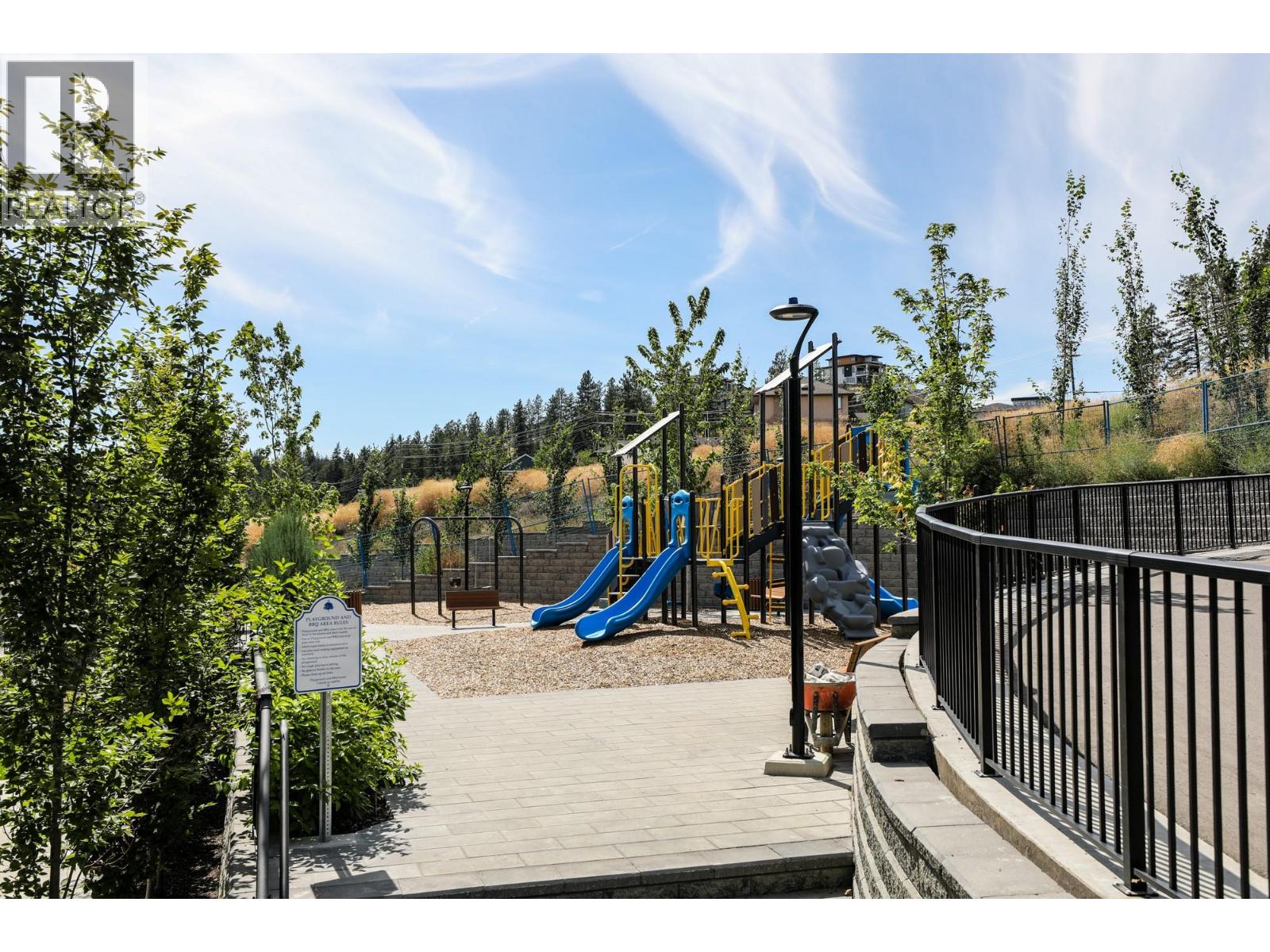 Picture for Unit #407, 2735 Shannon Lake  Road https://www.cirrealty.ca/reb/bc/2/10366122_34.jpg