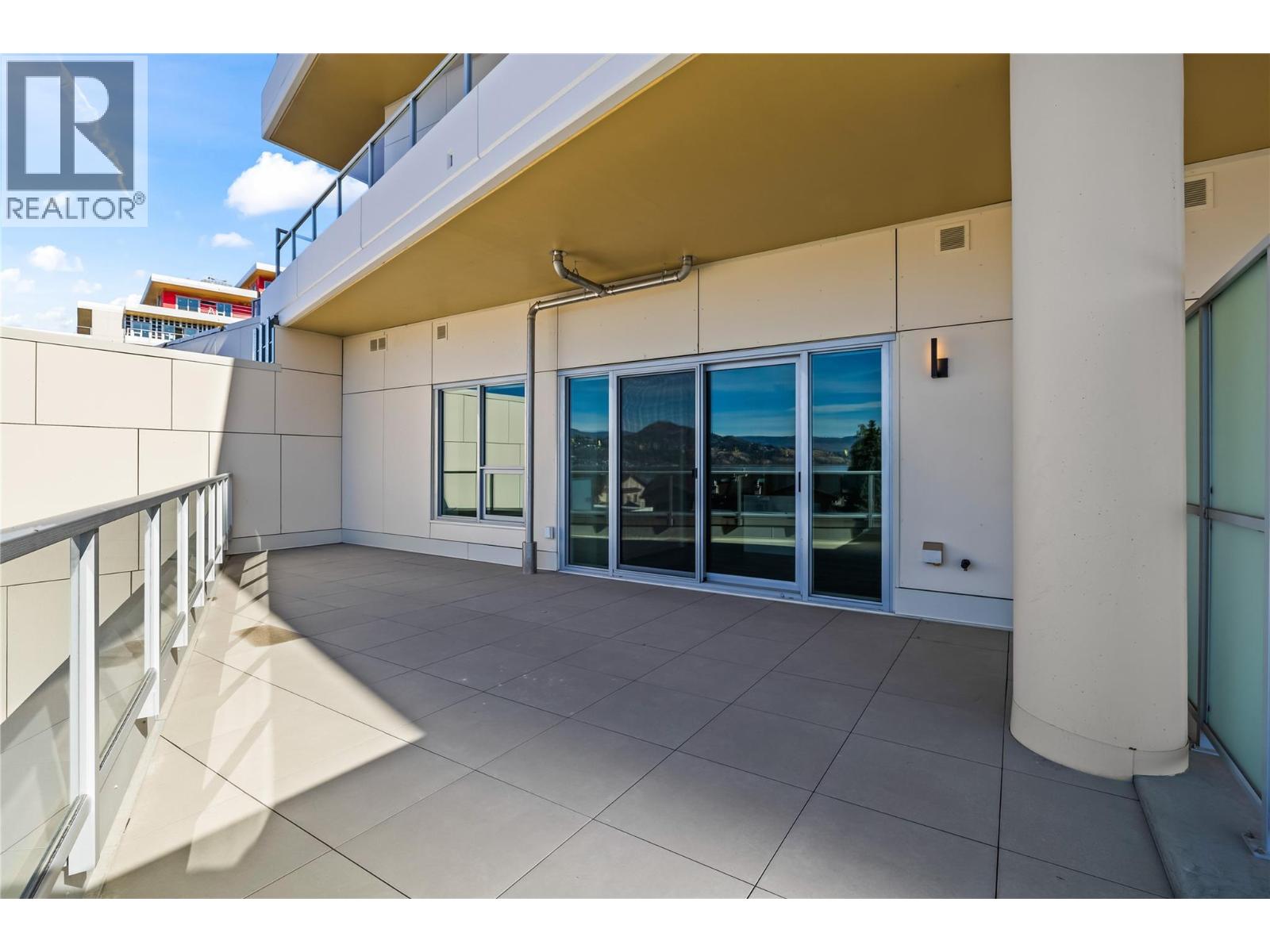 Picture for Unit #306, 3340 Lakeshore  Drive https://www.cirrealty.ca/reb/bc/2/10366142_13.jpg