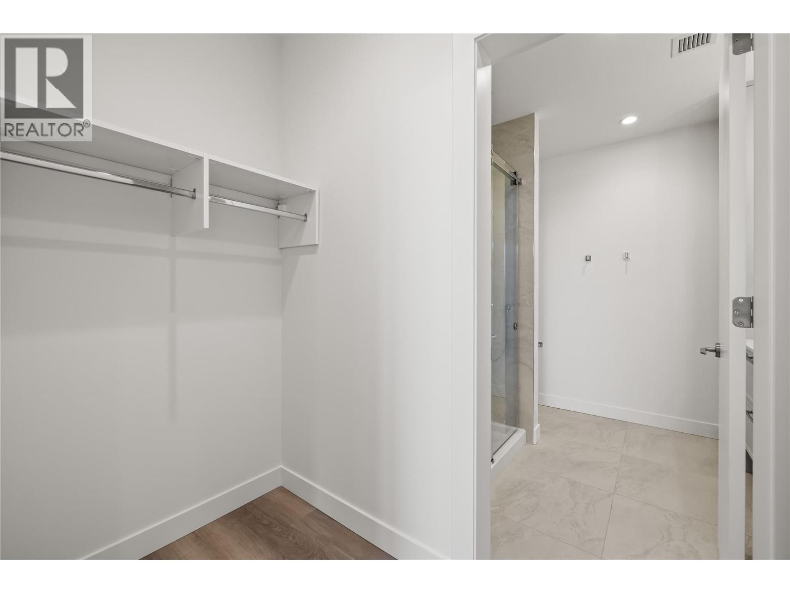 Picture for Unit #306, 3340 Lakeshore  Drive https://www.cirrealty.ca/reb/bc/2/10366142_20.jpg