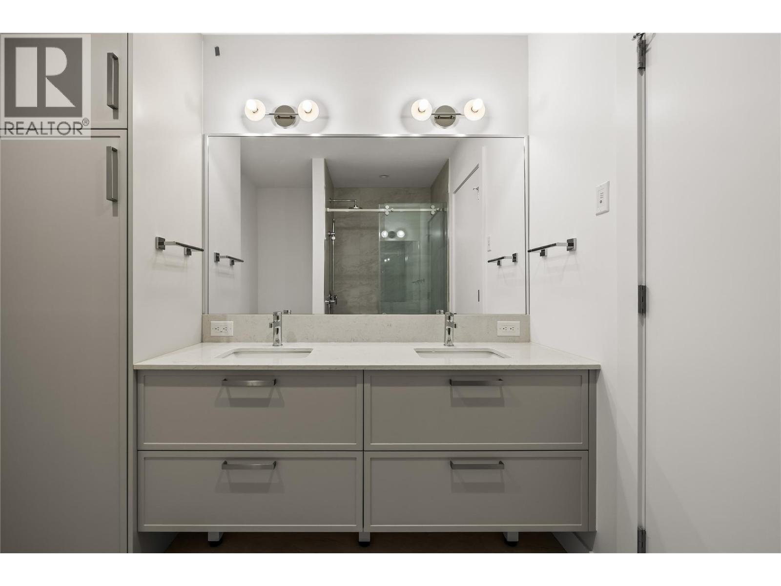 Picture for Unit #306, 3340 Lakeshore  Drive https://www.cirrealty.ca/reb/bc/2/10366142_25.jpg