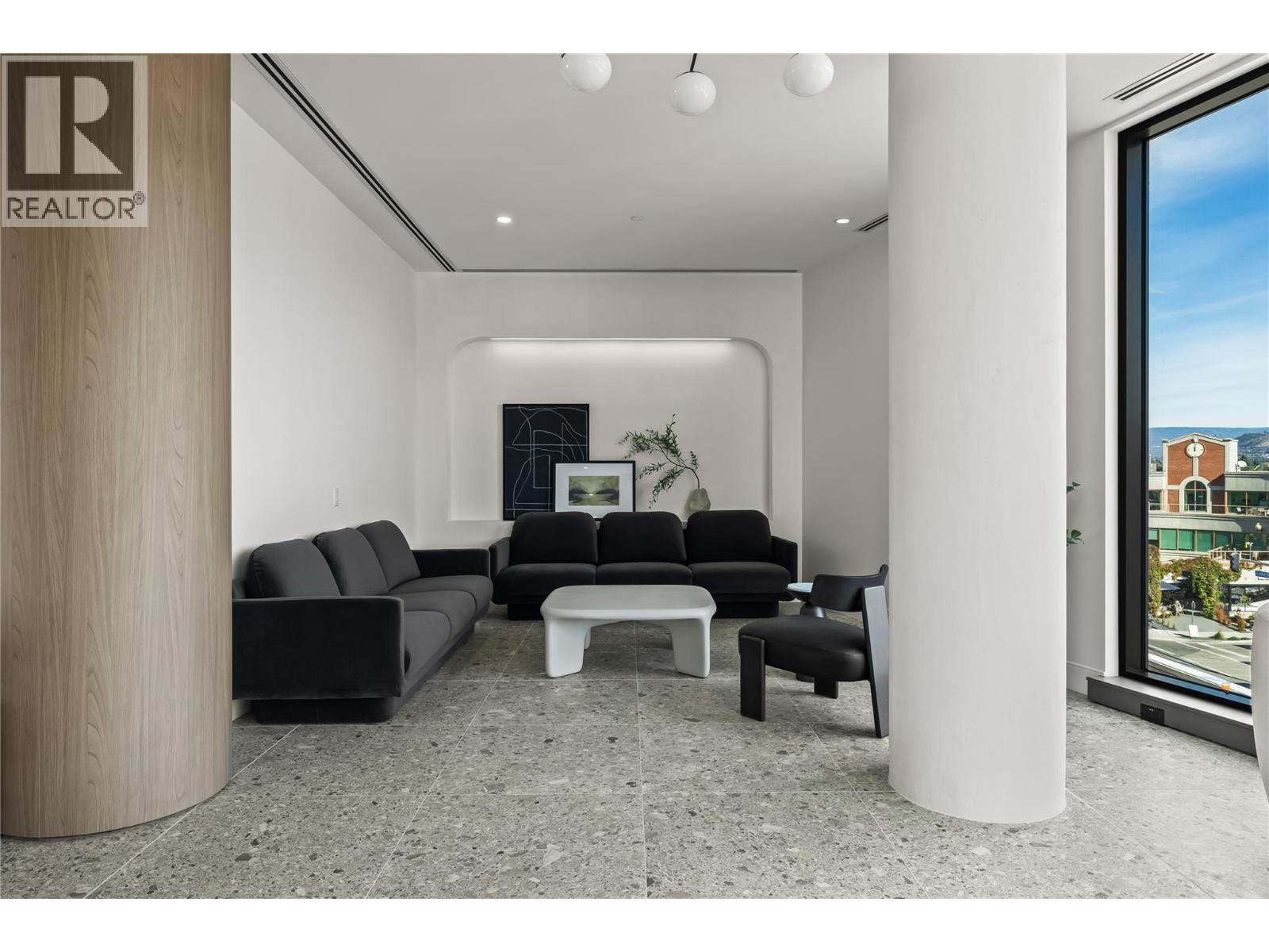 Picture for Unit #306, 3340 Lakeshore  Drive https://www.cirrealty.ca/reb/bc/2/10366142_42.jpg