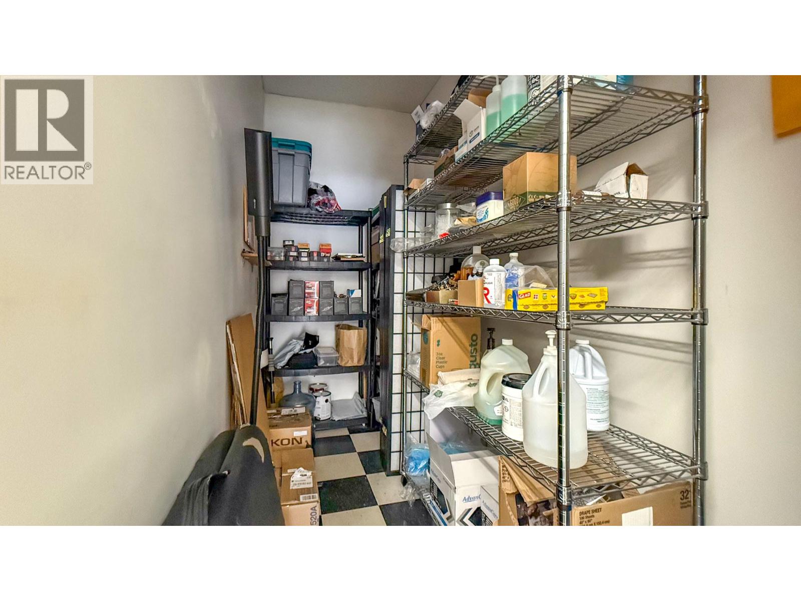 Picture for 166 Asher  Road https://www.cirrealty.ca/reb/bc/2/10366162_10.jpg