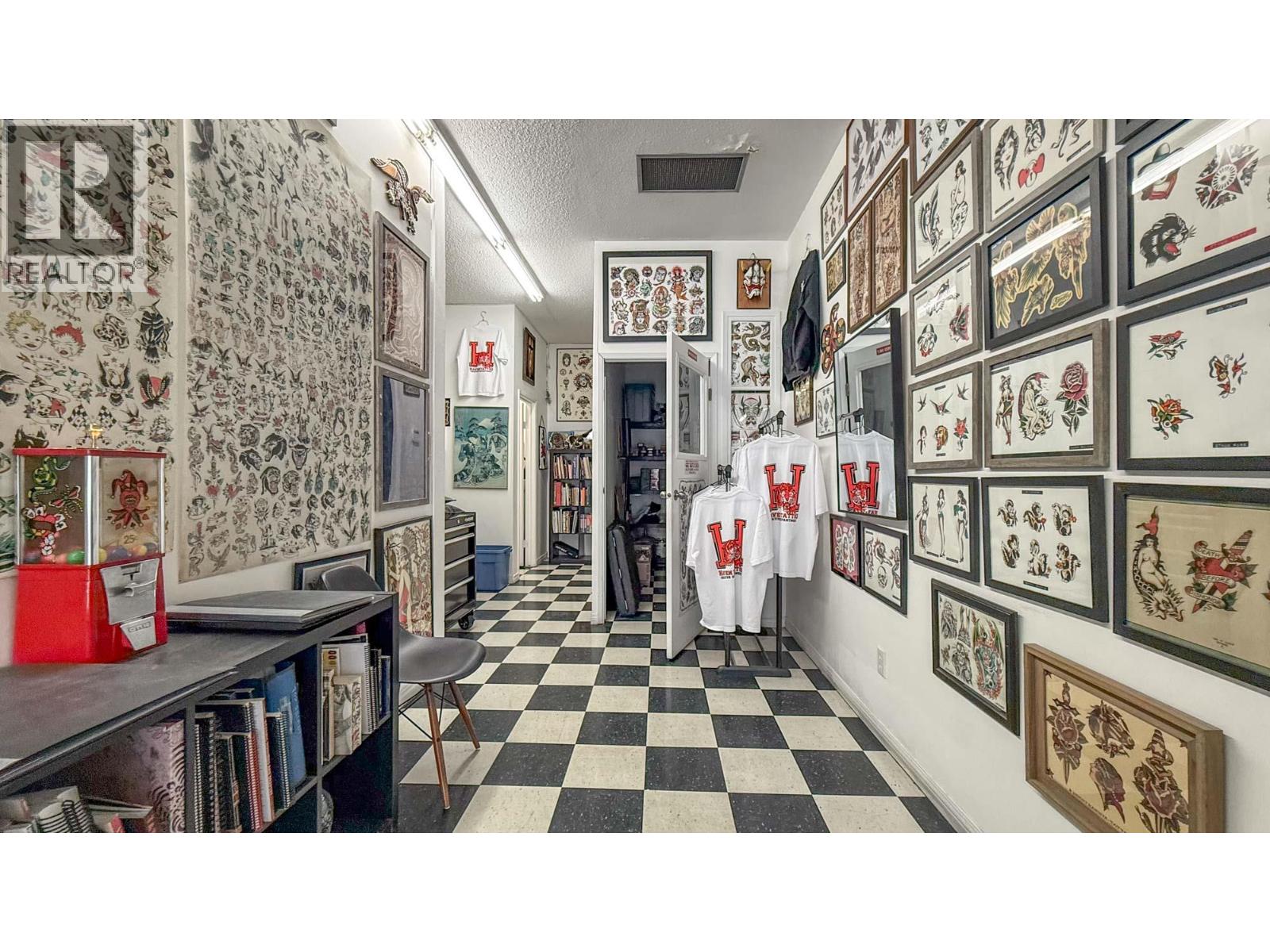 Picture for 166 Asher  Road https://www.cirrealty.ca/reb/bc/2/10366162_12.jpg