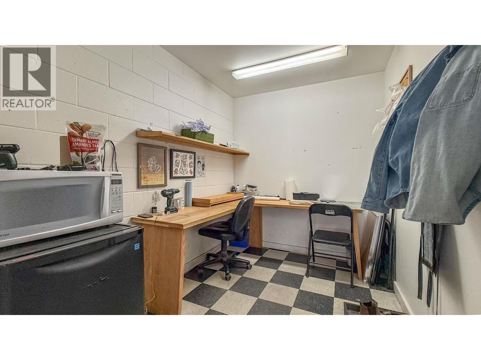 Picture for 166 Asher  Road https://www.cirrealty.ca/reb/bc/2/10366162_13.jpg