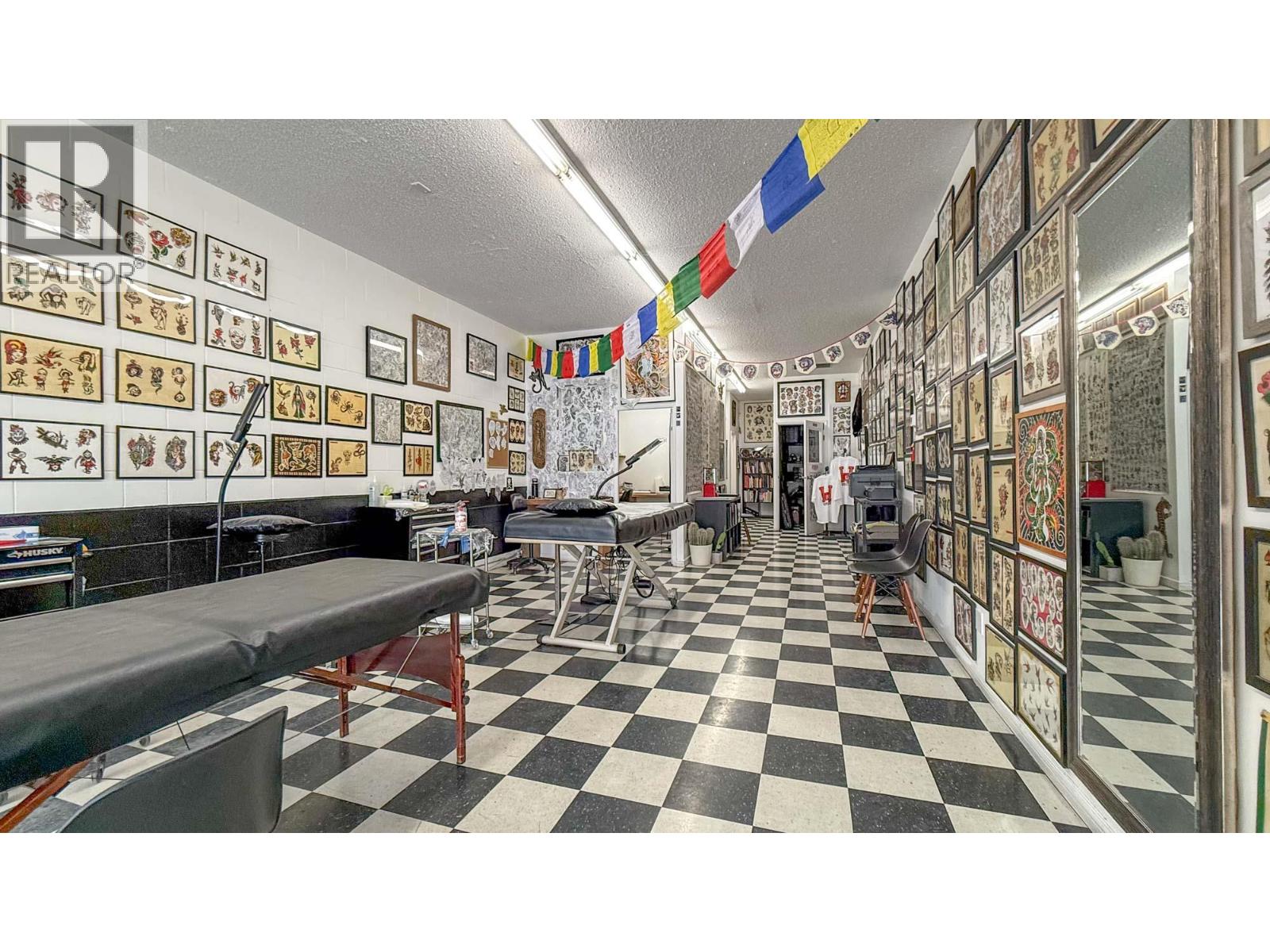 Picture for 166 Asher  Road https://www.cirrealty.ca/reb/bc/2/10366162_16.jpg