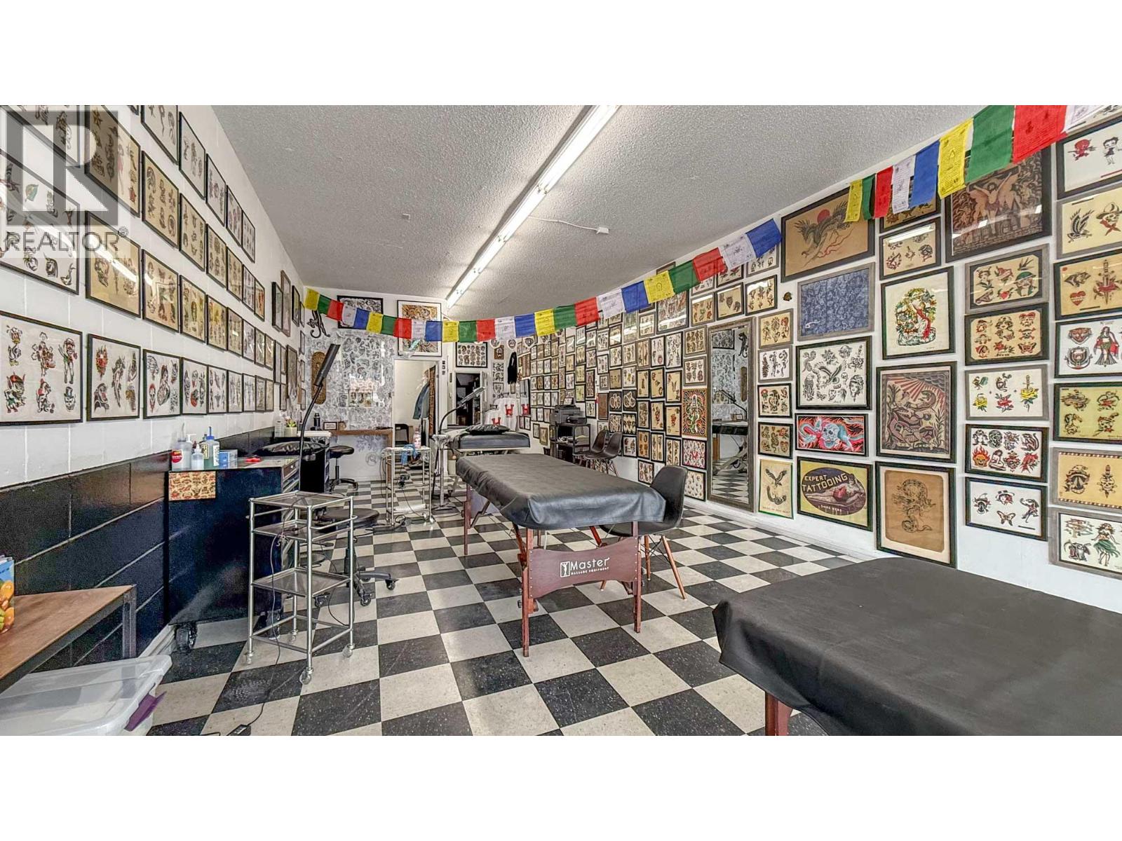 Picture for 166 Asher  Road https://www.cirrealty.ca/reb/bc/2/10366162_17.jpg