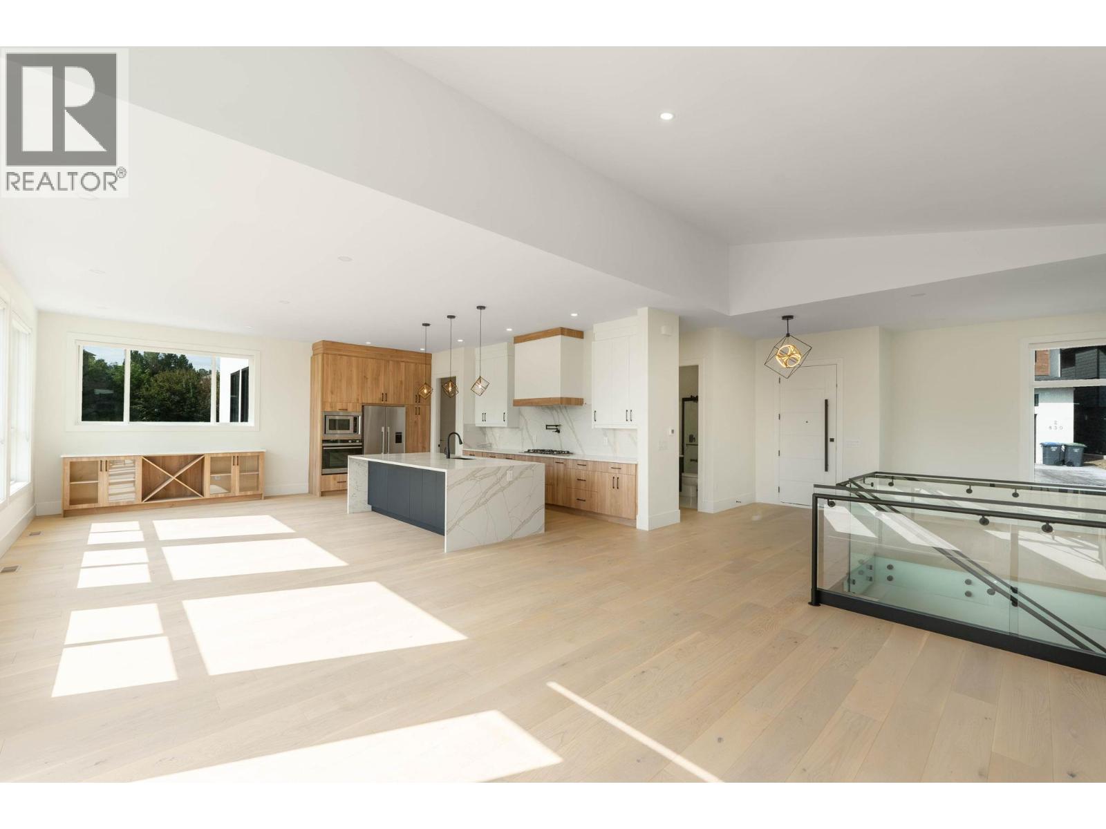 Picture for Unit #30, 830 Westview  Way https://www.cirrealty.ca/reb/bc/2/10366242_10.jpg