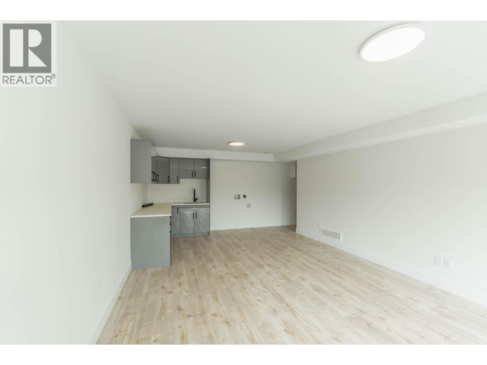 Picture for Unit #30, 830 Westview  Way https://www.cirrealty.ca/reb/bc/2/10366242_18.jpg
