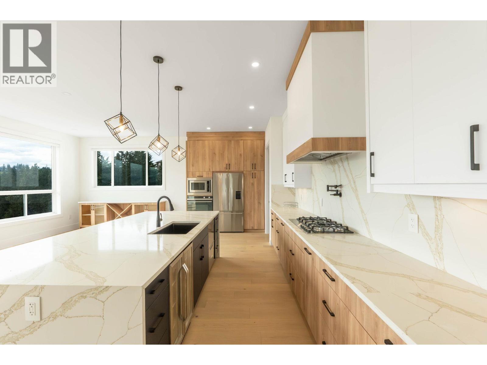 Picture for Unit #30, 830 Westview  Way https://www.cirrealty.ca/reb/bc/2/10366242_22.jpg