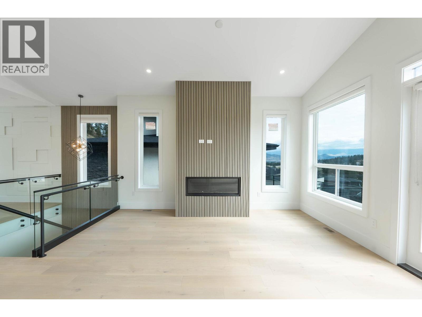Picture for Unit #30, 830 Westview  Way https://www.cirrealty.ca/reb/bc/2/10366242_24.jpg