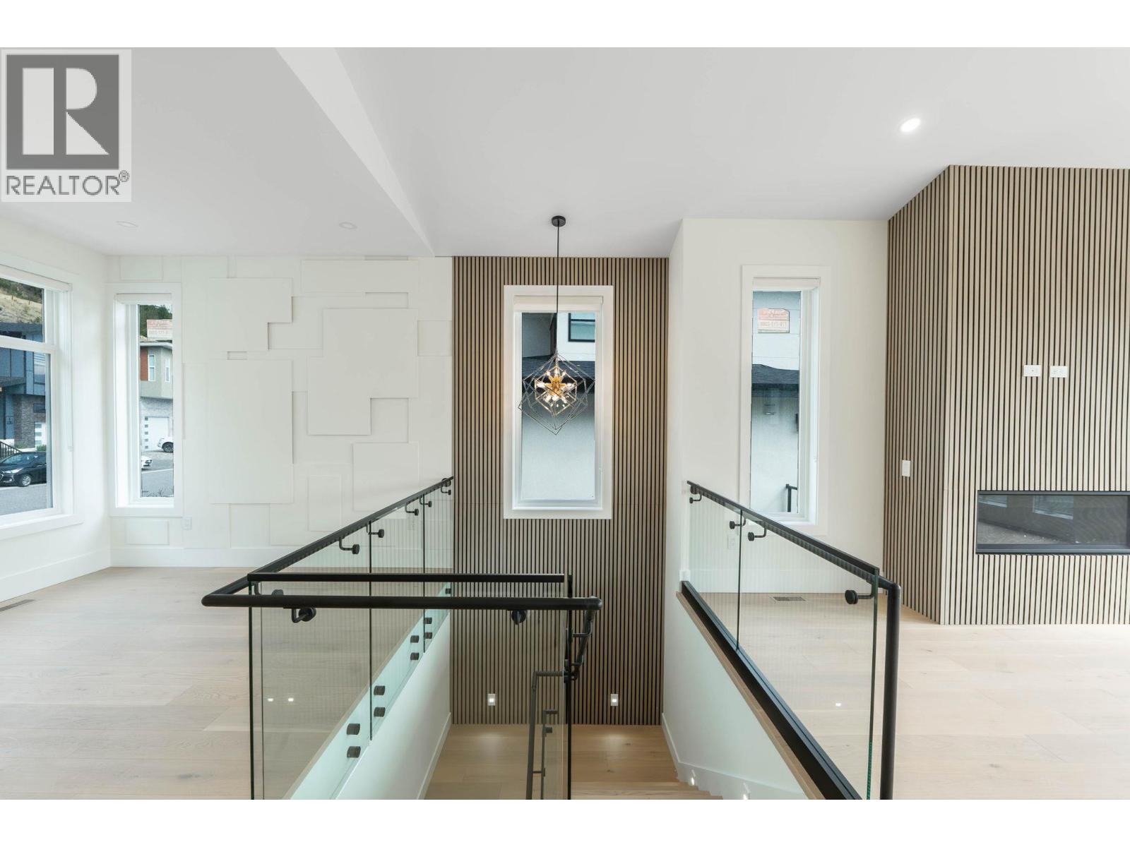 Picture for Unit #30, 830 Westview  Way https://www.cirrealty.ca/reb/bc/2/10366242_25.jpg