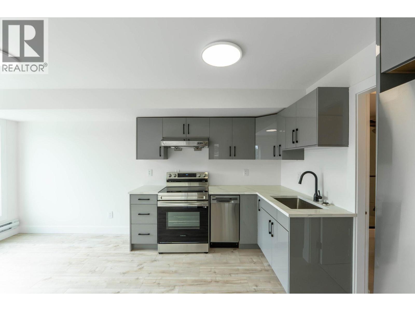 Picture for Unit #30, 830 Westview  Way https://www.cirrealty.ca/reb/bc/2/10366242_29.jpg