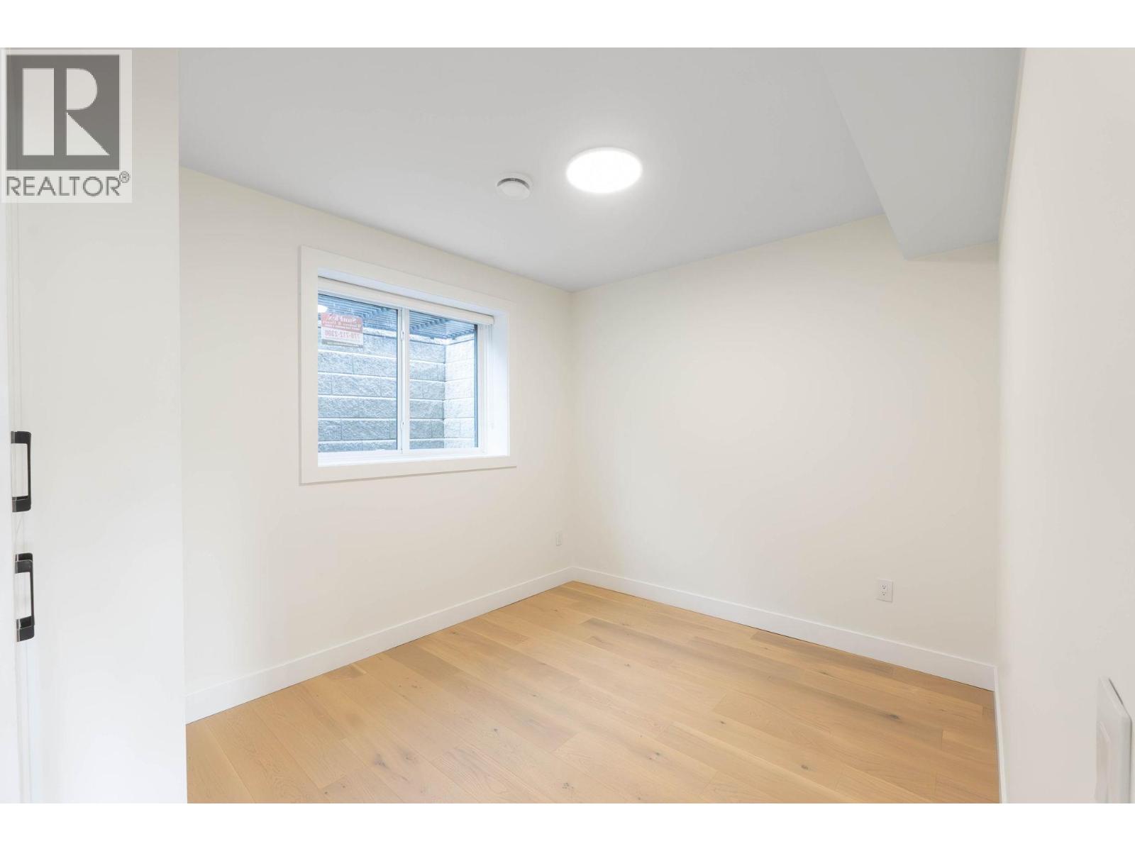 Picture for Unit #30, 830 Westview  Way https://www.cirrealty.ca/reb/bc/2/10366242_33.jpg