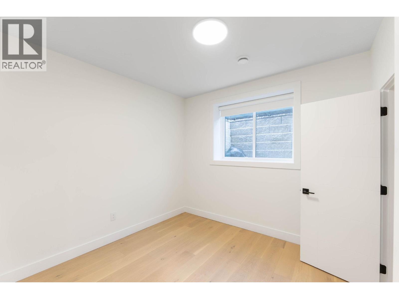 Picture for Unit #30, 830 Westview  Way https://www.cirrealty.ca/reb/bc/2/10366242_36.jpg