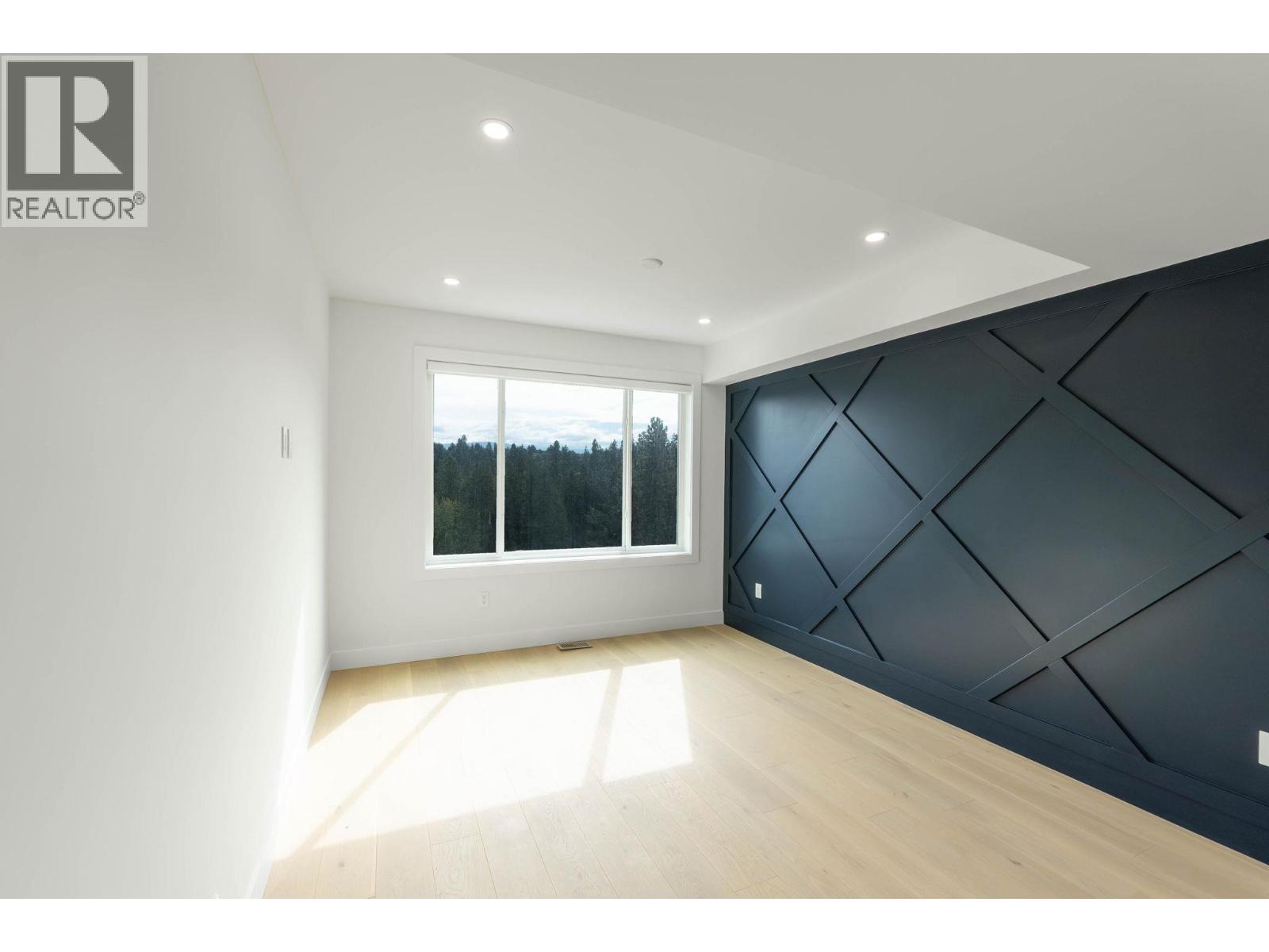 Picture for Unit #30, 830 Westview  Way https://www.cirrealty.ca/reb/bc/2/10366242_38.jpg