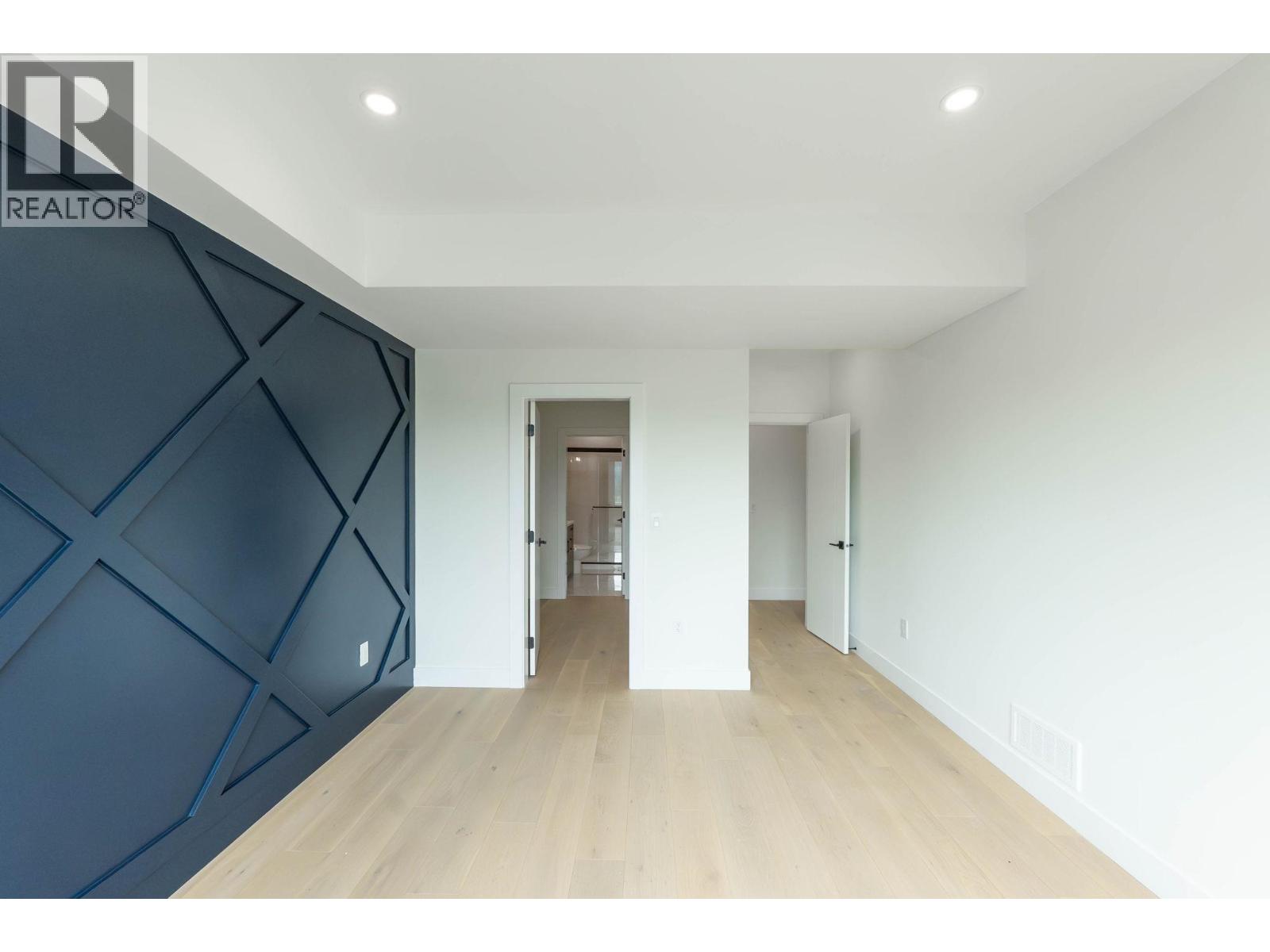 Picture for Unit #30, 830 Westview  Way https://www.cirrealty.ca/reb/bc/2/10366242_39.jpg