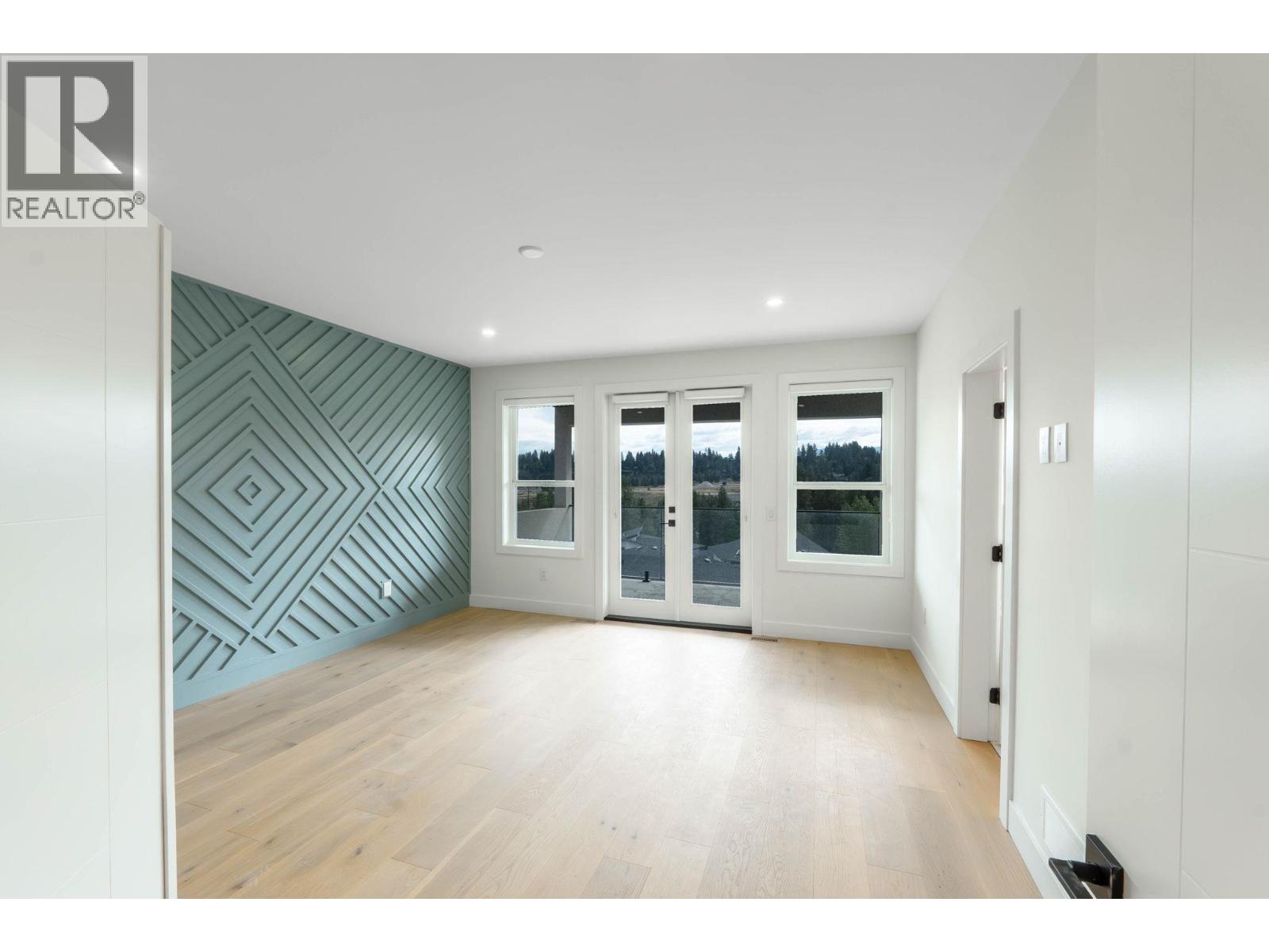 Picture for Unit #30, 830 Westview  Way https://www.cirrealty.ca/reb/bc/2/10366242_4.jpg