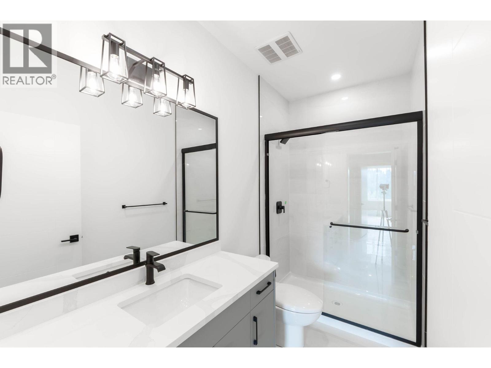 Picture for Unit #30, 830 Westview  Way https://www.cirrealty.ca/reb/bc/2/10366242_41.jpg