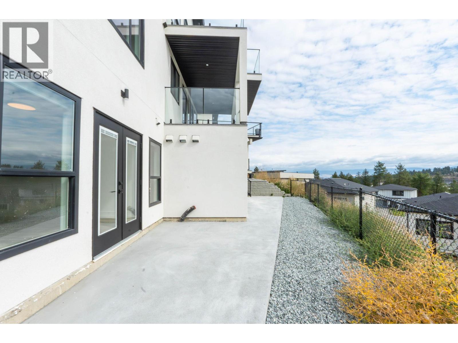 Picture for Unit #30, 830 Westview  Way https://www.cirrealty.ca/reb/bc/2/10366242_42.jpg