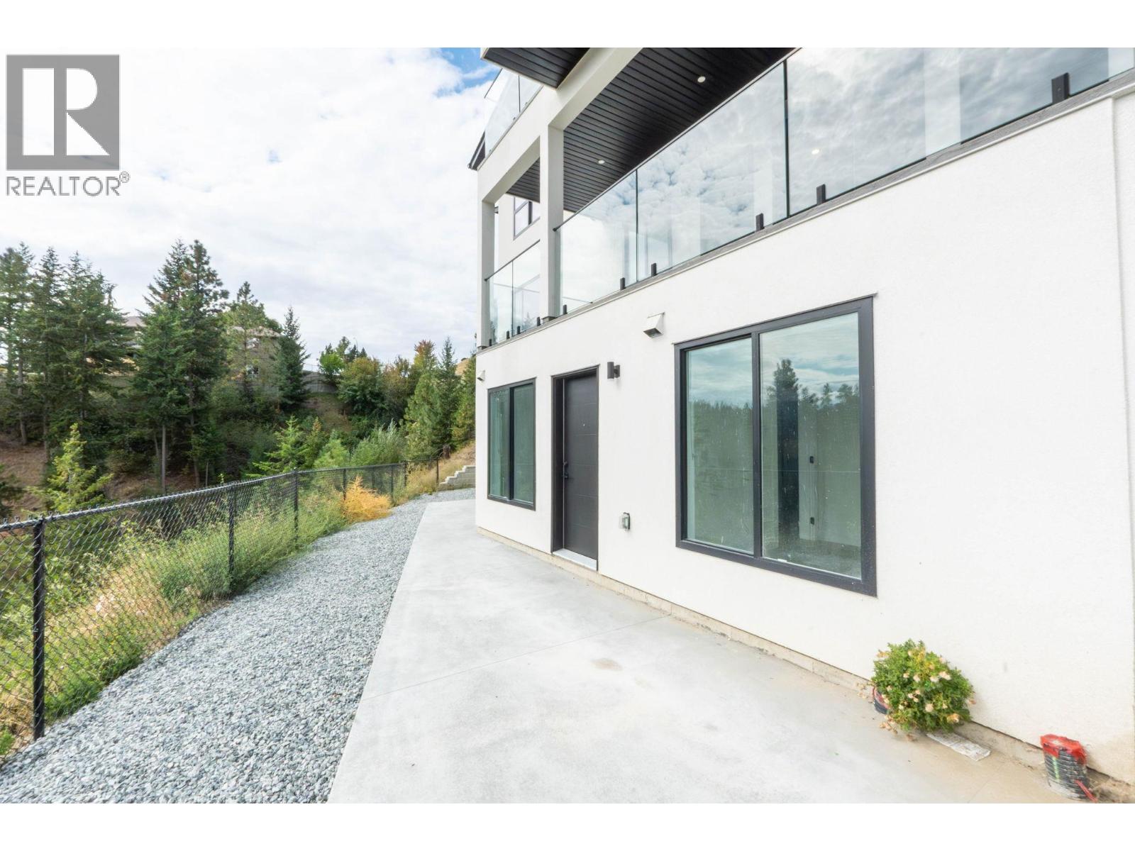 Picture for Unit #30, 830 Westview  Way https://www.cirrealty.ca/reb/bc/2/10366242_43.jpg