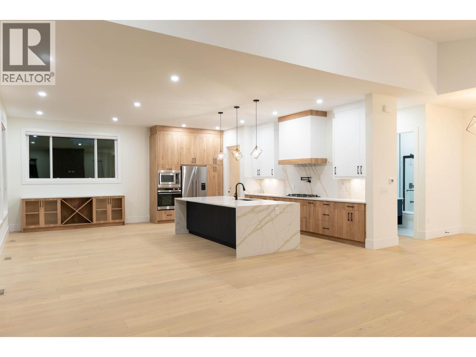 Picture for Unit #30, 830 Westview  Way https://www.cirrealty.ca/reb/bc/2/10366242_64.jpg
