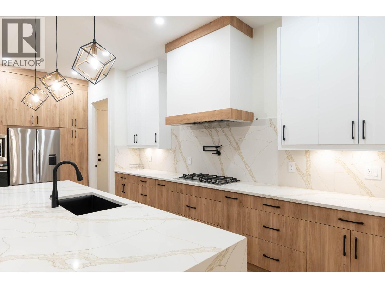 Picture for Unit #30, 830 Westview  Way https://www.cirrealty.ca/reb/bc/2/10366242_66.jpg