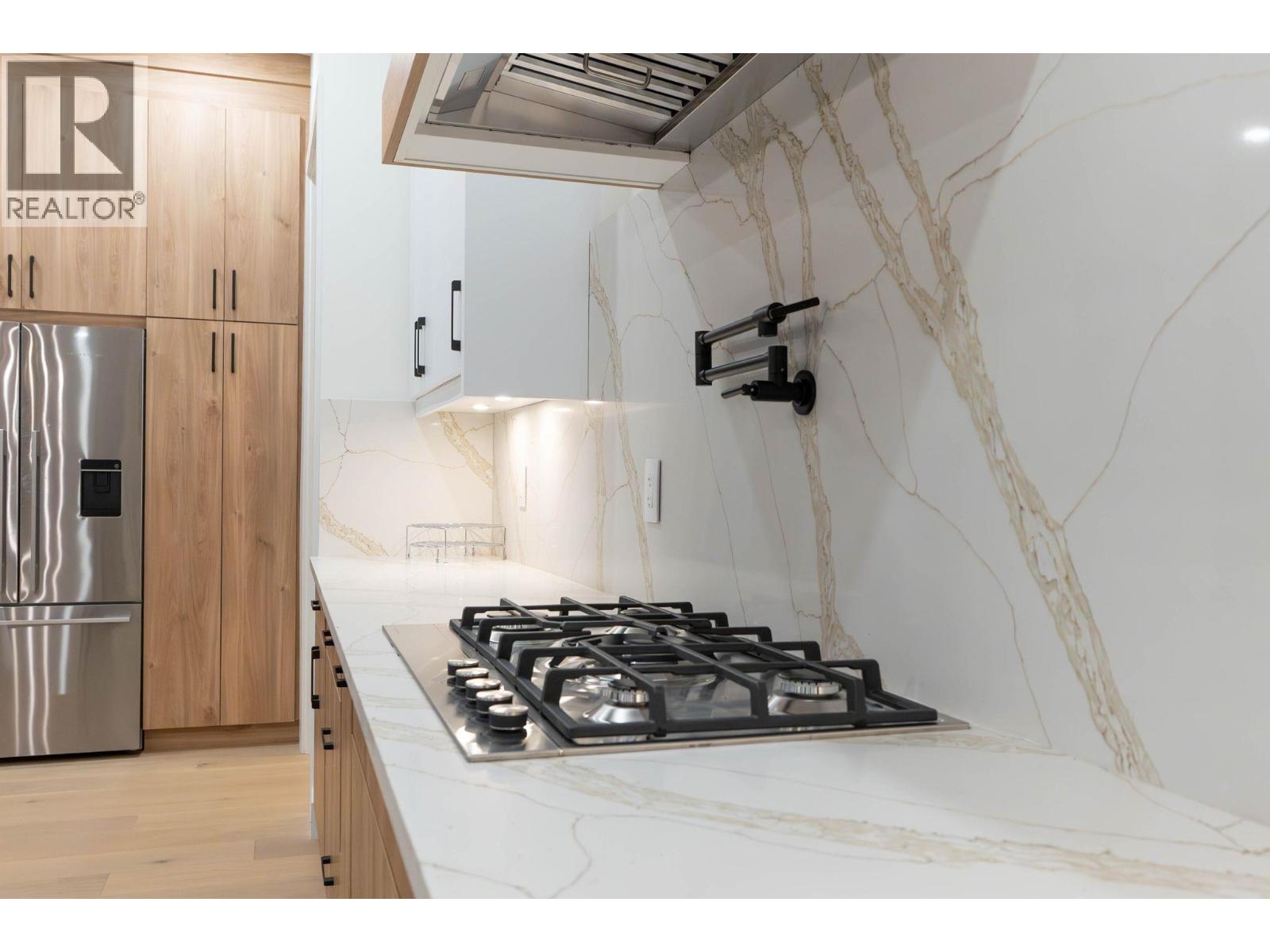 Picture for Unit #30, 830 Westview  Way https://www.cirrealty.ca/reb/bc/2/10366242_68.jpg