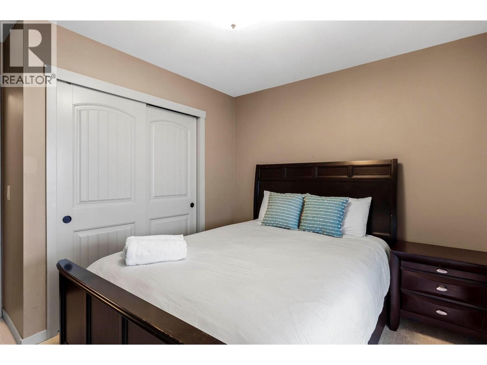 Picture for 6953 Terazona  Drive https://www.cirrealty.ca/reb/bc/2/10366292_16.jpg