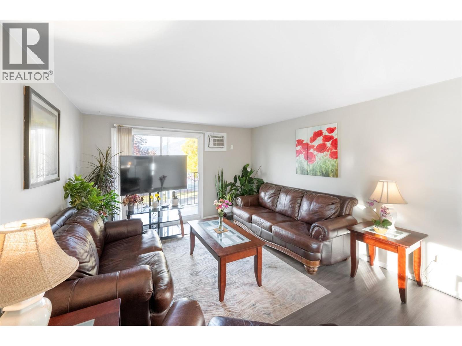 Picture for Unit #205, 1300 CHURCH  Street https://www.cirrealty.ca/reb/bc/2/10366422_12.jpg