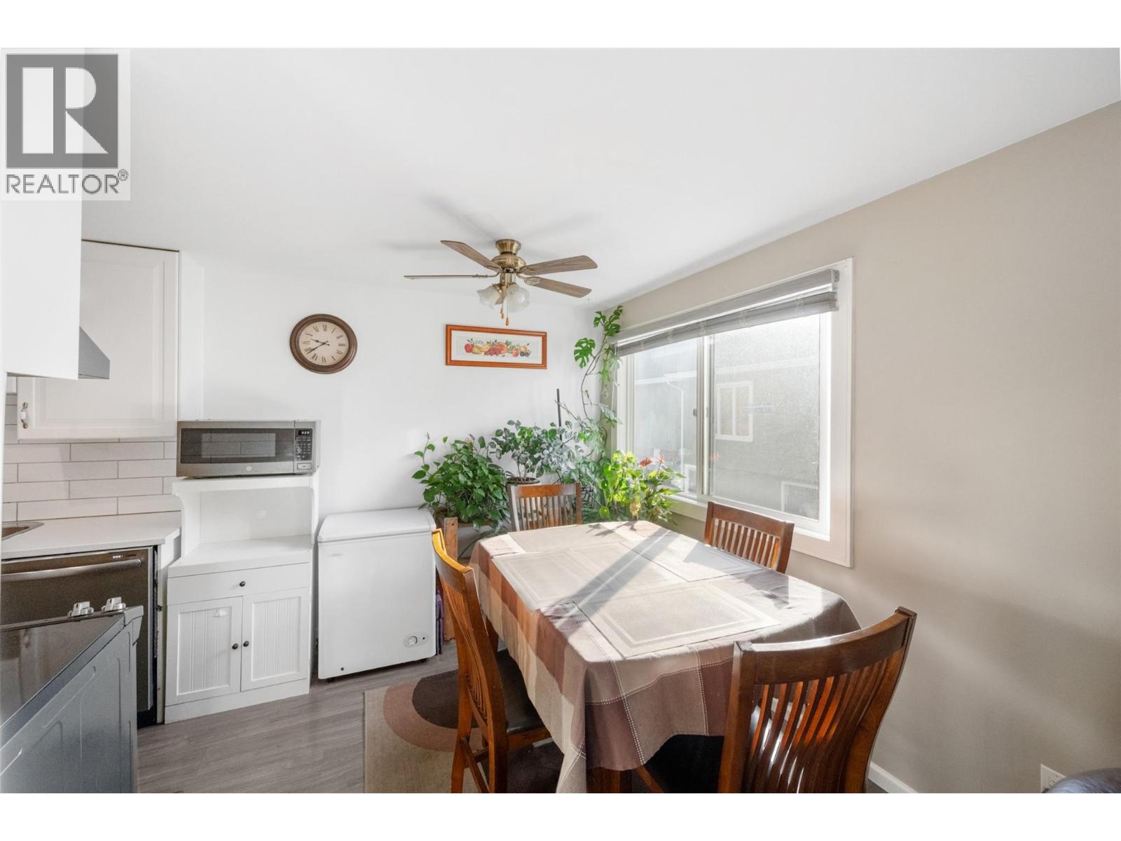 Picture for Unit #205, 1300 CHURCH  Street https://www.cirrealty.ca/reb/bc/2/10366422_8.jpg