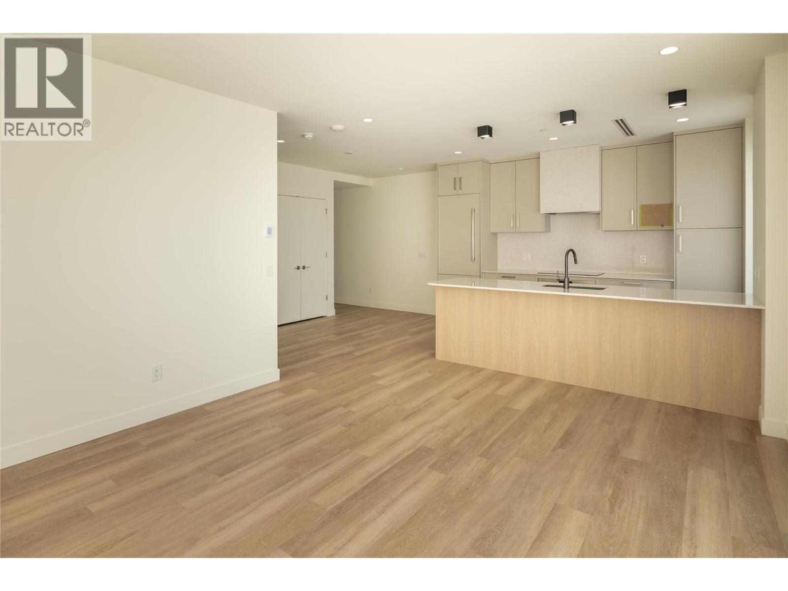 Picture for Unit #715, 3340 Lakeshore  Road